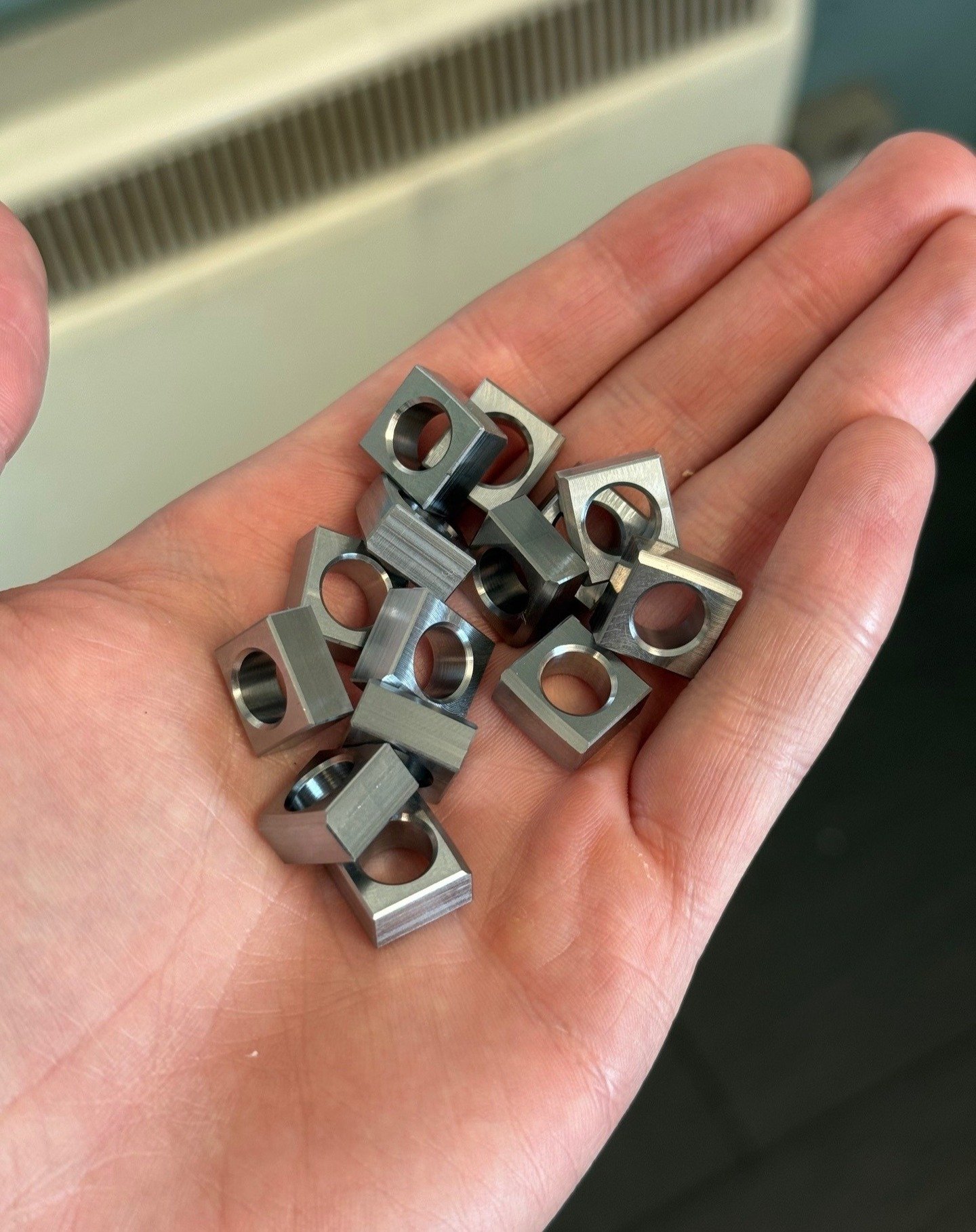 Happy Monday everyone! 

We start off the week with these tight tolerance washers - made from gauge plate! 🥳 

We have upcoming capacity on our machines for the end of May/start of June‼️ 

01246 473 337 📞