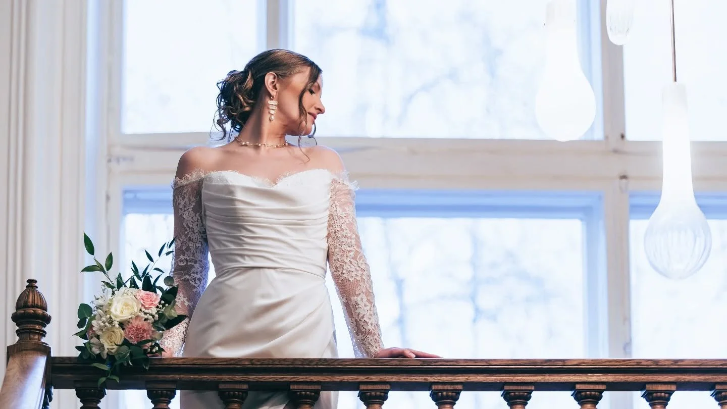 Few photos of a bridal photoshoot I organised with Zazabella.

Thank you to everyone who made this possible.

Model : @senoritasofiaelegante

MUA instagram : @maarit.mkcreation // @mimasbeauty

Dress : @zazabellaofficial

Location: @lielahdenkartano
