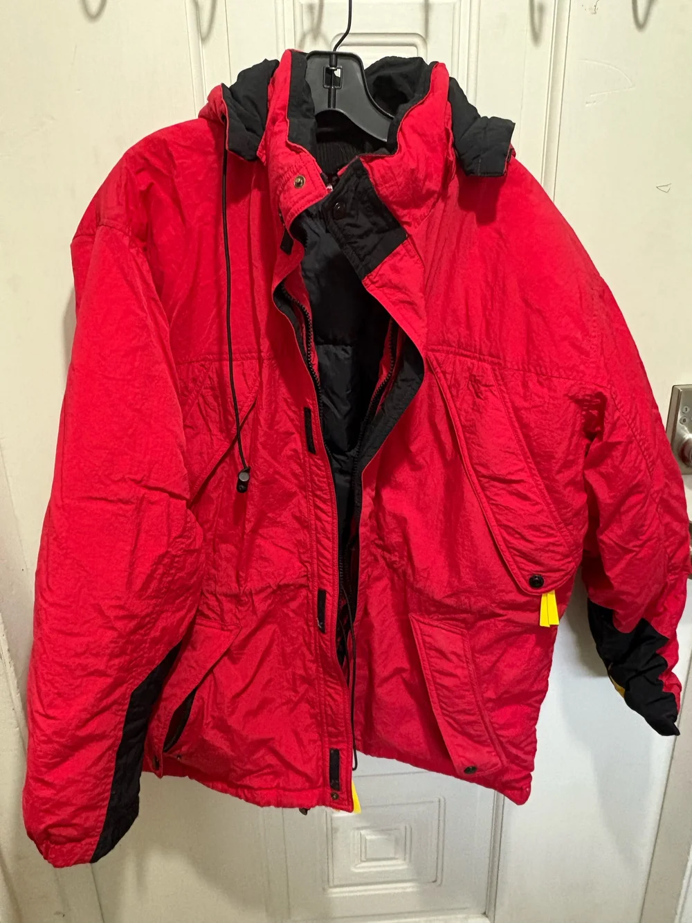 Vintage Marlboro Adventure Team Jacket Mens Medium Red Hooded Zip