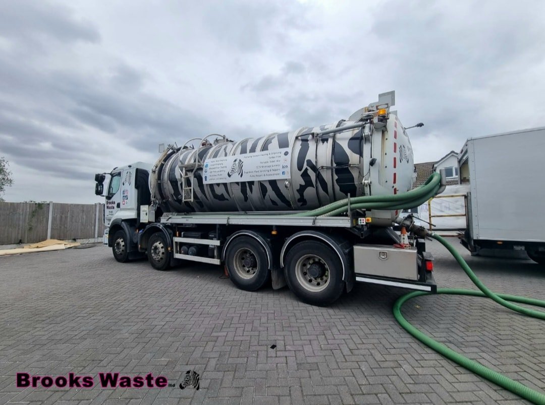 Another Tank Successfully Emptied! 💧 

Another job completed and another happy customer! 👍🏻

Our friendly office team are always just a phone call away, ready to help with bookings or any questions you may have. And out on the road, our experience