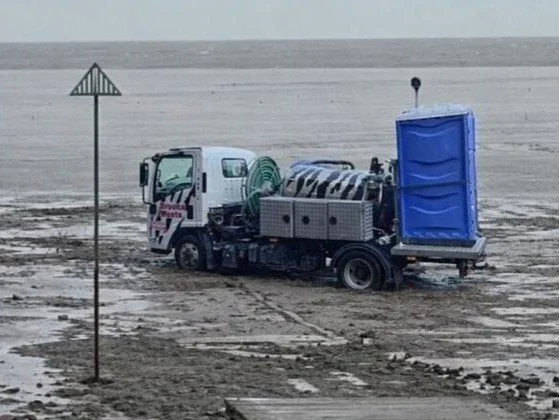 Service Update 🚨

After following the exact same directions as Amazon&hellip; we&rsquo;re sad to report there may be some delays to services today.

Unfortunately, our portaloo driver appears to have taken a slightly wrong turn and is now exploring 