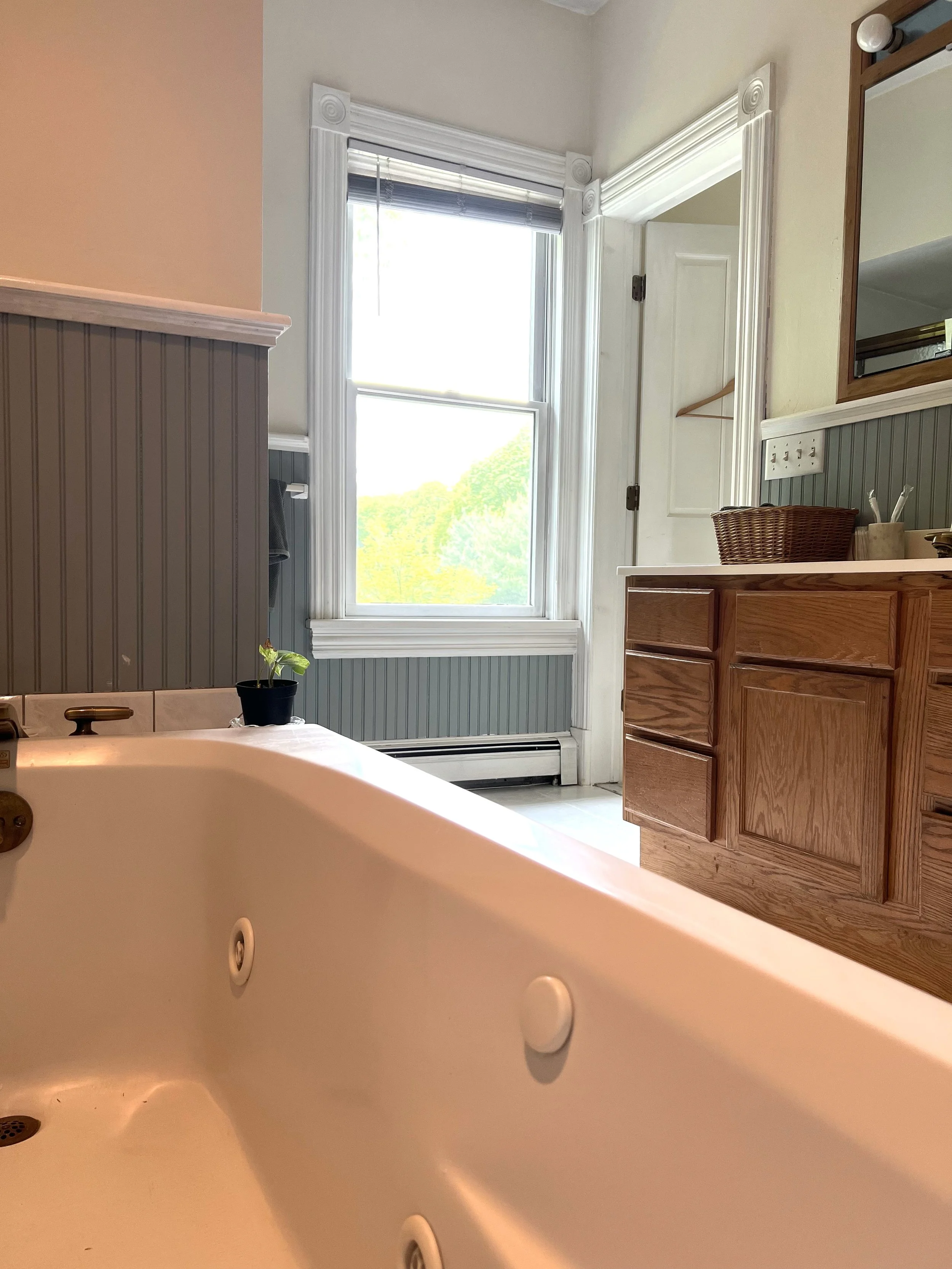 Manor House Room Rental 13.jpg