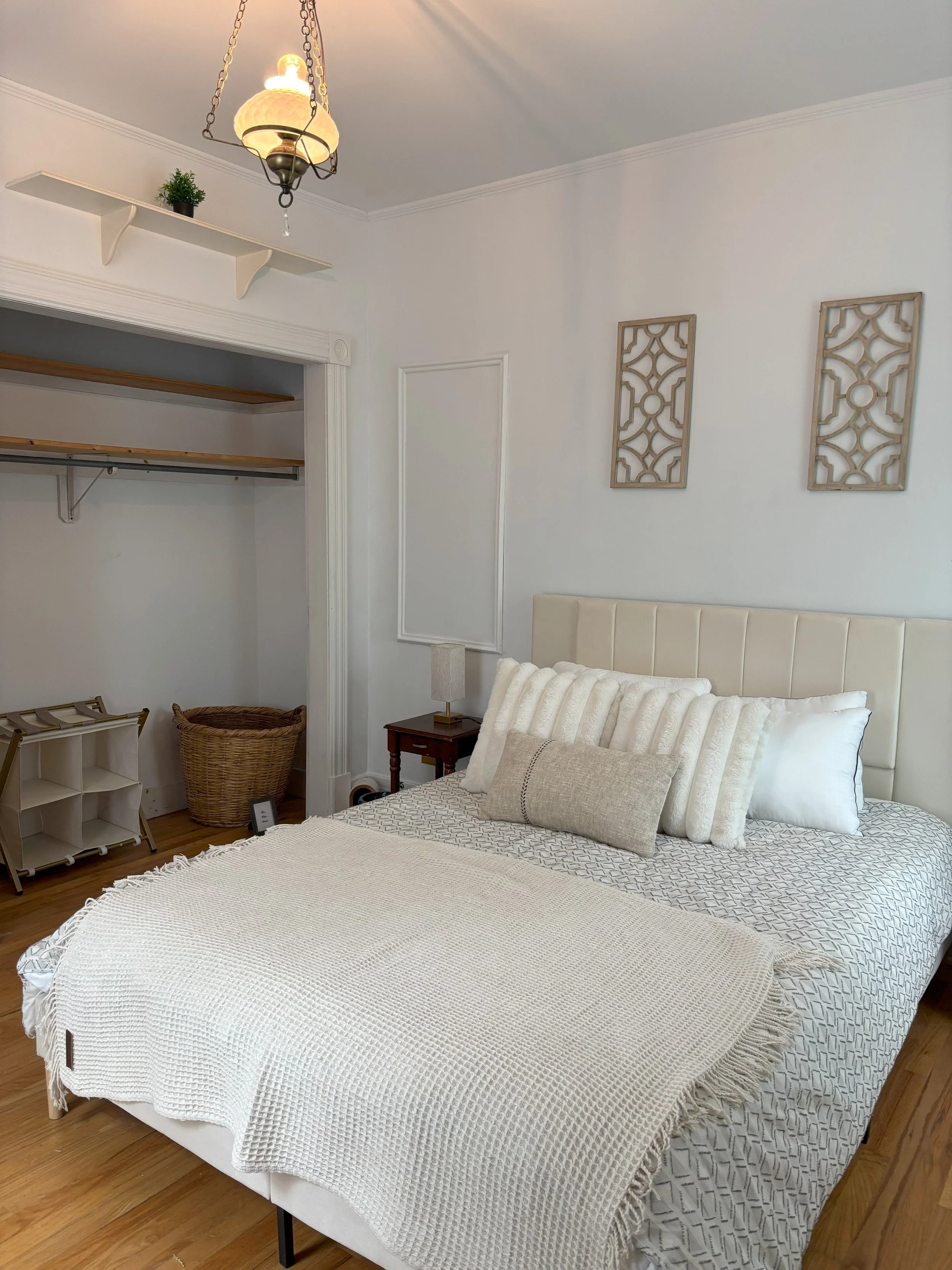 bedroom1.jpg