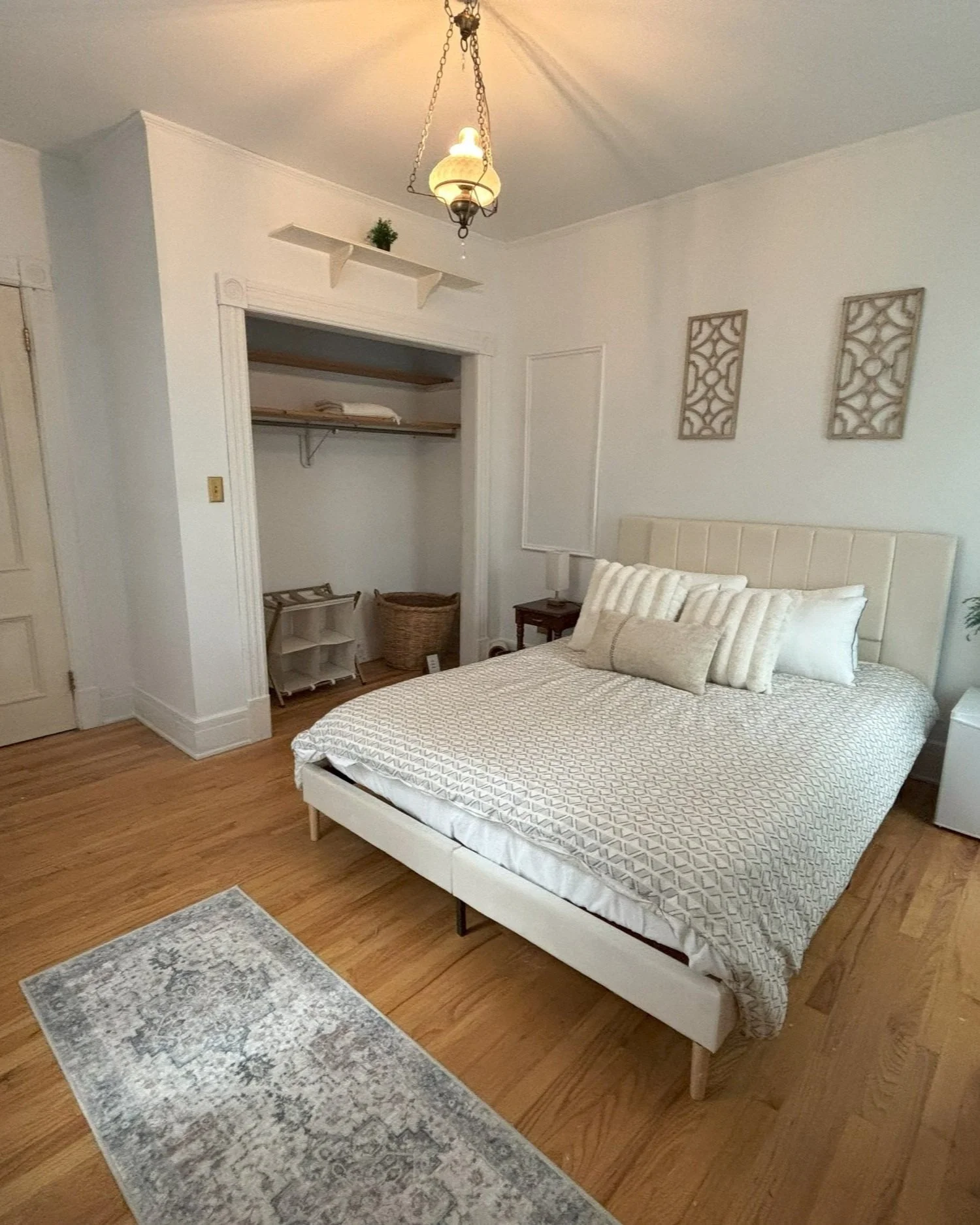 bedroom2.jpg