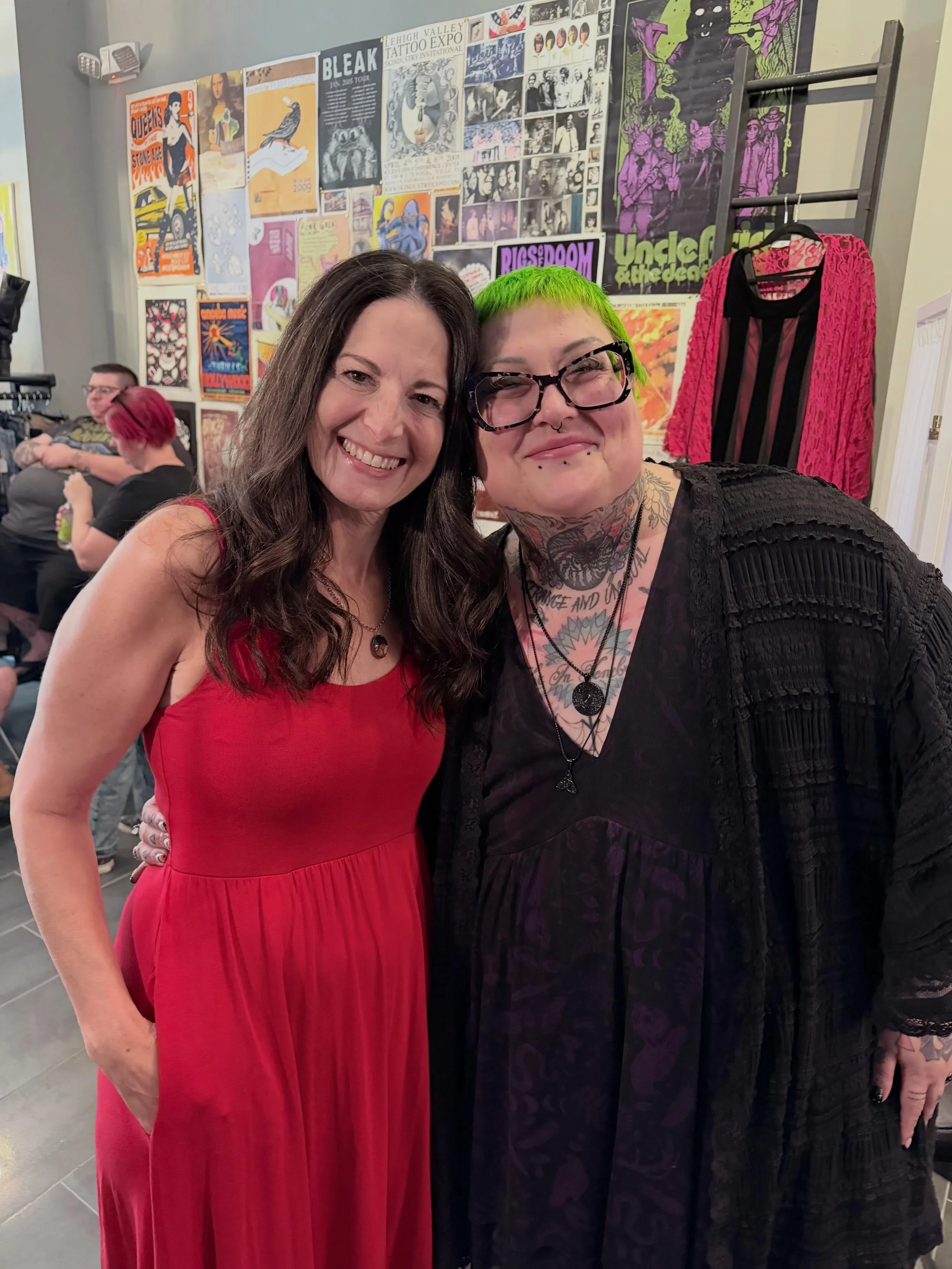 📸✨ Had the BEST day with some truly amazing souls! It&rsquo;s incredible how important it is to have people in our lives who give us the space to feel seen and heard. 💖 So grateful for my time with Kayti, Ron, and Wednesdae as we celebrated their n