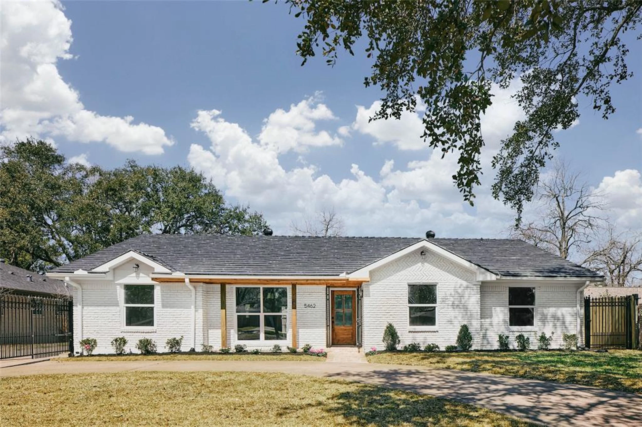 Exterior 1.jpeg