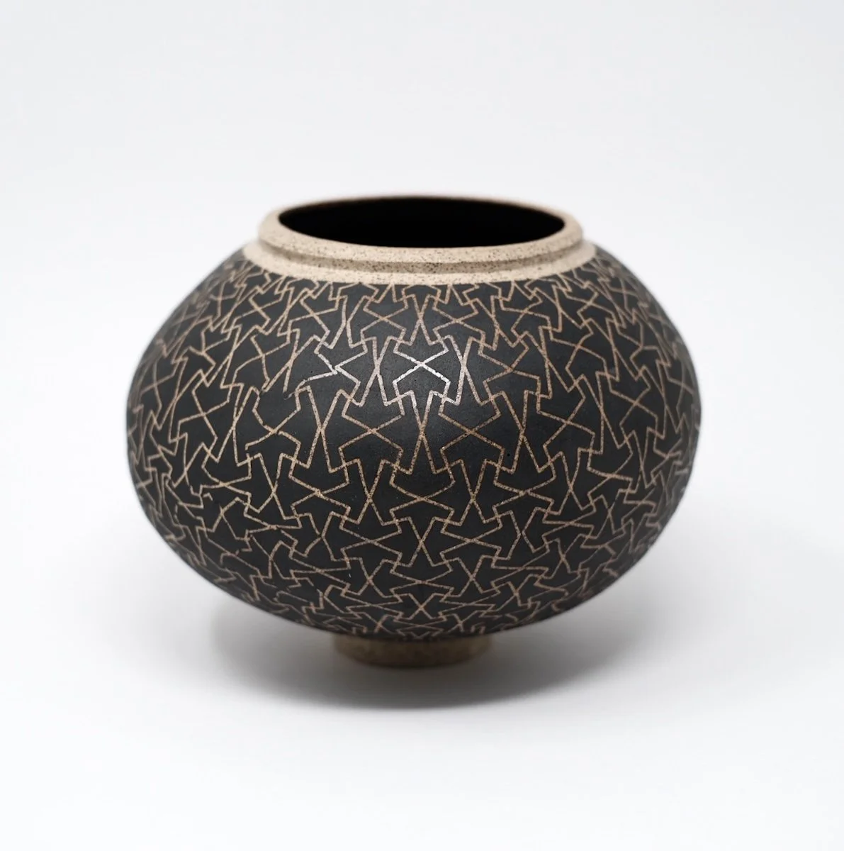 The Fez Vase in Black/Raw