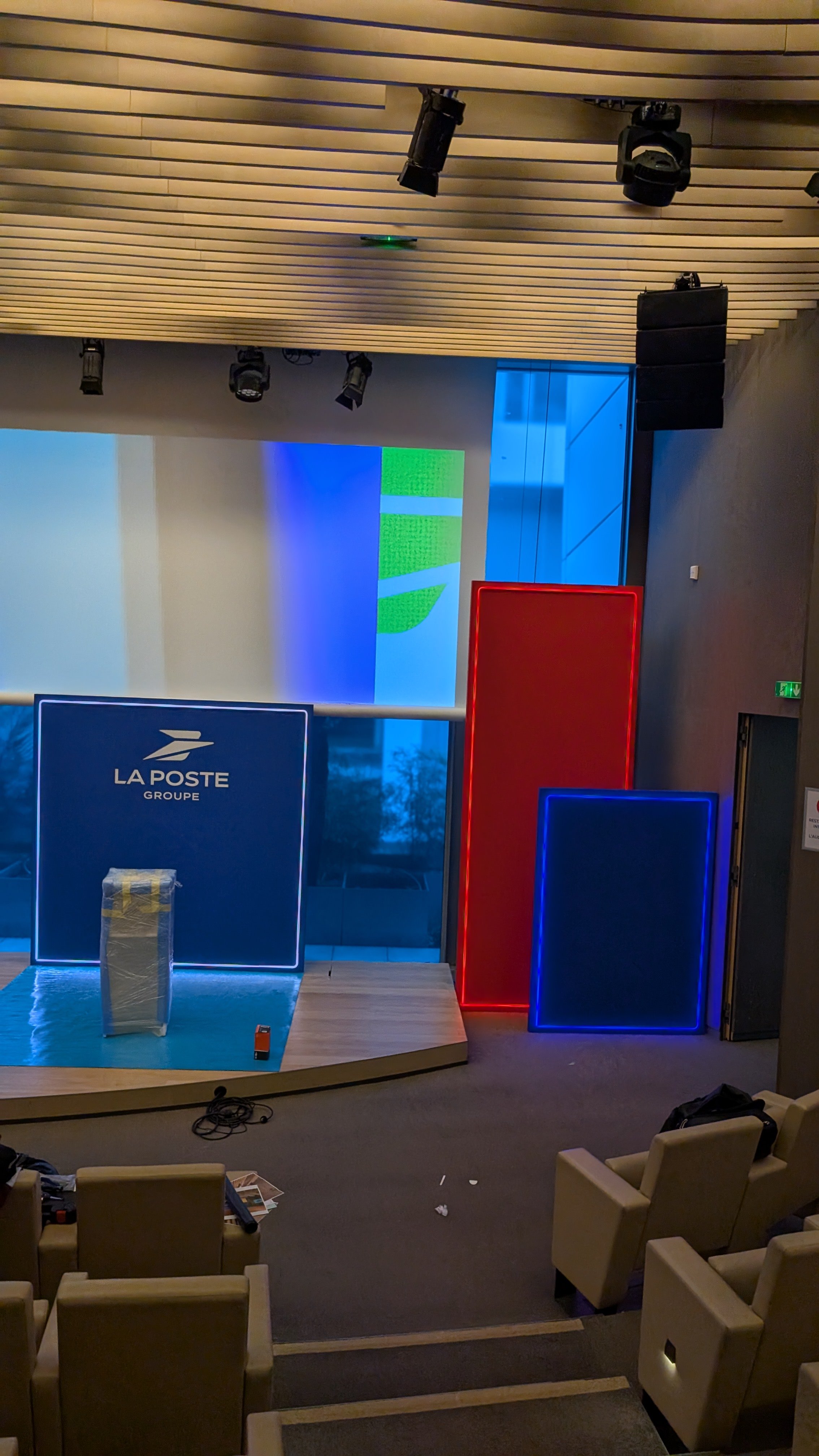 intégration de LEDs RGB pour le La Poste