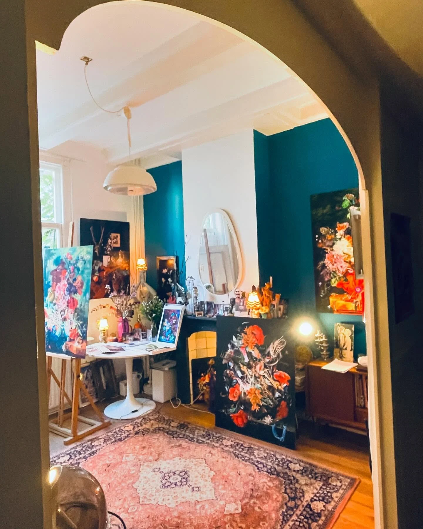 Nog compleet overdonderd door de vele honderden bezoekers vorig weekend, zowel thuis als in het @sghaarlem 
🥰 😁🙏🏻❣️❤️🎉🥳🥰😇
de lovende reacties, lieve familie en vrienden uit heinde en ver, de verkopen, nog een aantal mogelijke verkopen en ook 