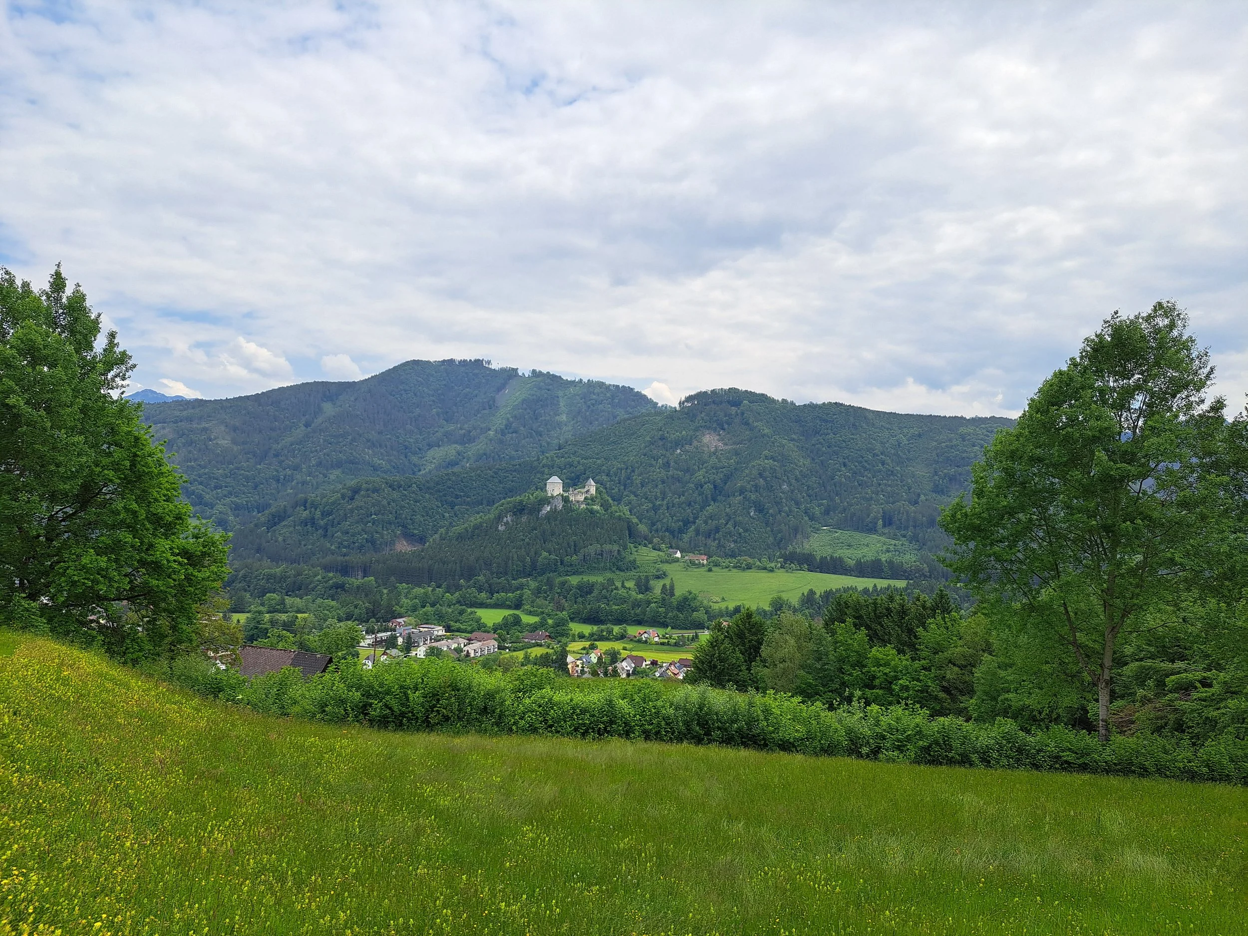 1_Blick auf Burg Gallenstein.jpg