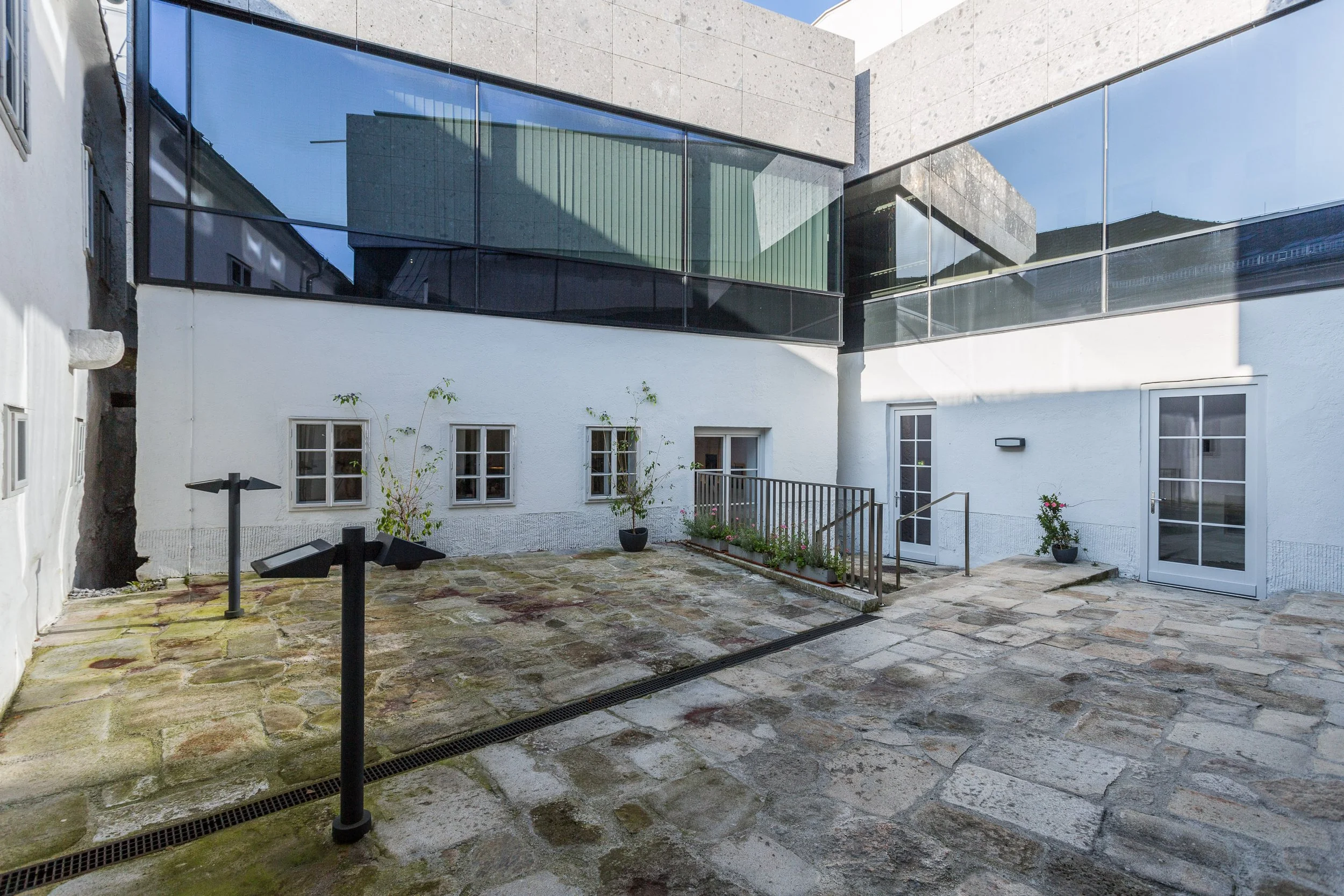 08_Leo Innenhof (c) Alexander Kaiser _ enzenhofer.cc_18.JPG
