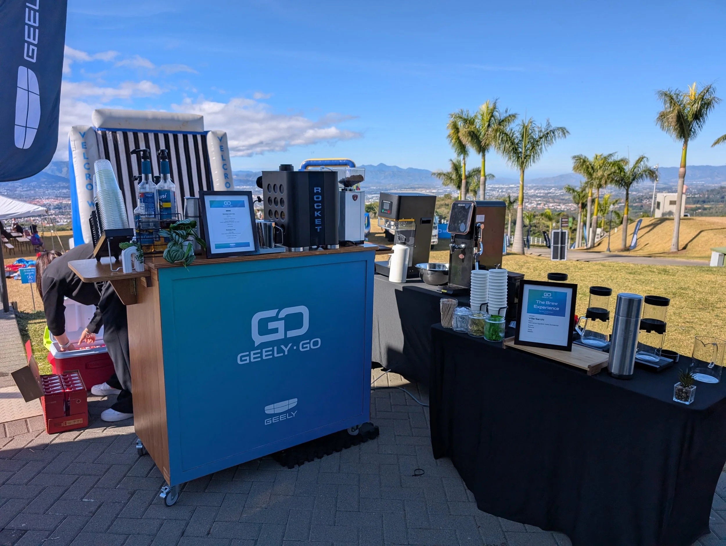 El Coolray de las Barras de Café: Innovación y Potencia en el Geely Trip 2026