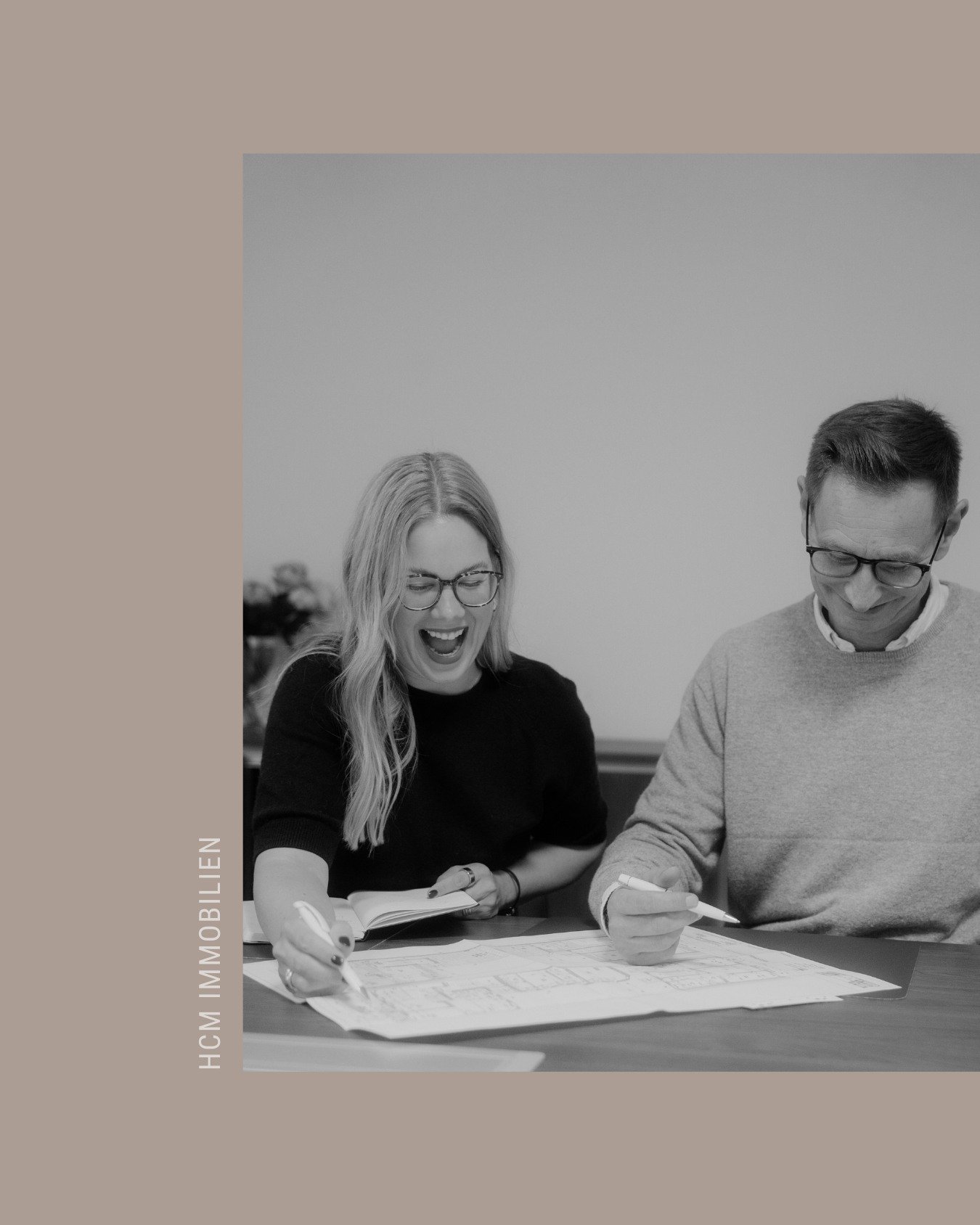 Starke Immobilien brauchen starke Teams 🤝🏼

Bei HCM setzen wir auf ein Arbeitsumfeld, das Vertrauen schafft und Entwicklung erm&ouml;glicht - mit vielf&auml;ltigen Aufgaben, echter Eigenverantwortung und Benefits, die Wertsch&auml;tzung zeigen. Vom