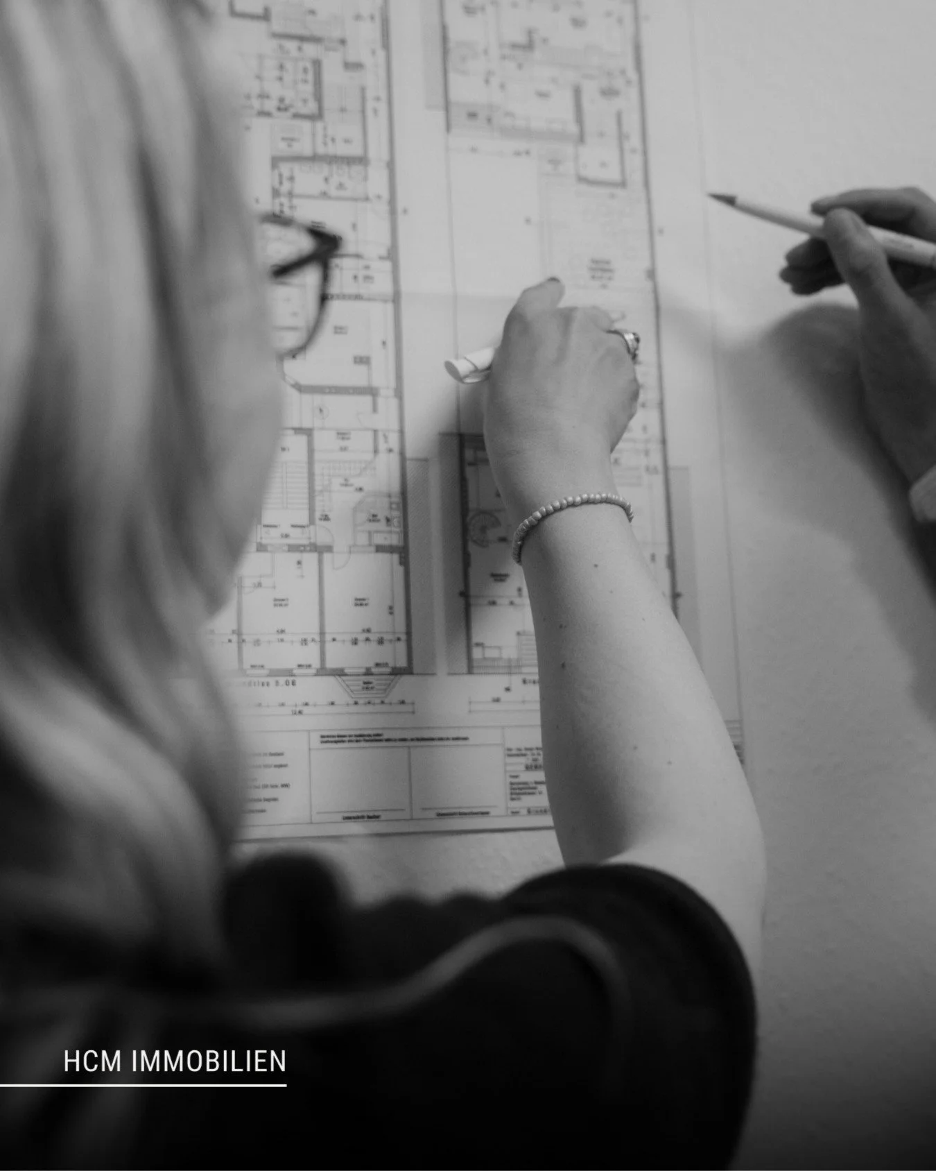Jede erfolgreiche Immobilie beginnt mit einer durchdachten Planung.
Grundrisse, Konzepte und Details sind die Basis f&uuml;r funktionierende Nutzung, Wirtschaftlichkeit und langfristigen Werterhalt.

Bei HCM verbinden wir Planung mit Erfahrung. Damit