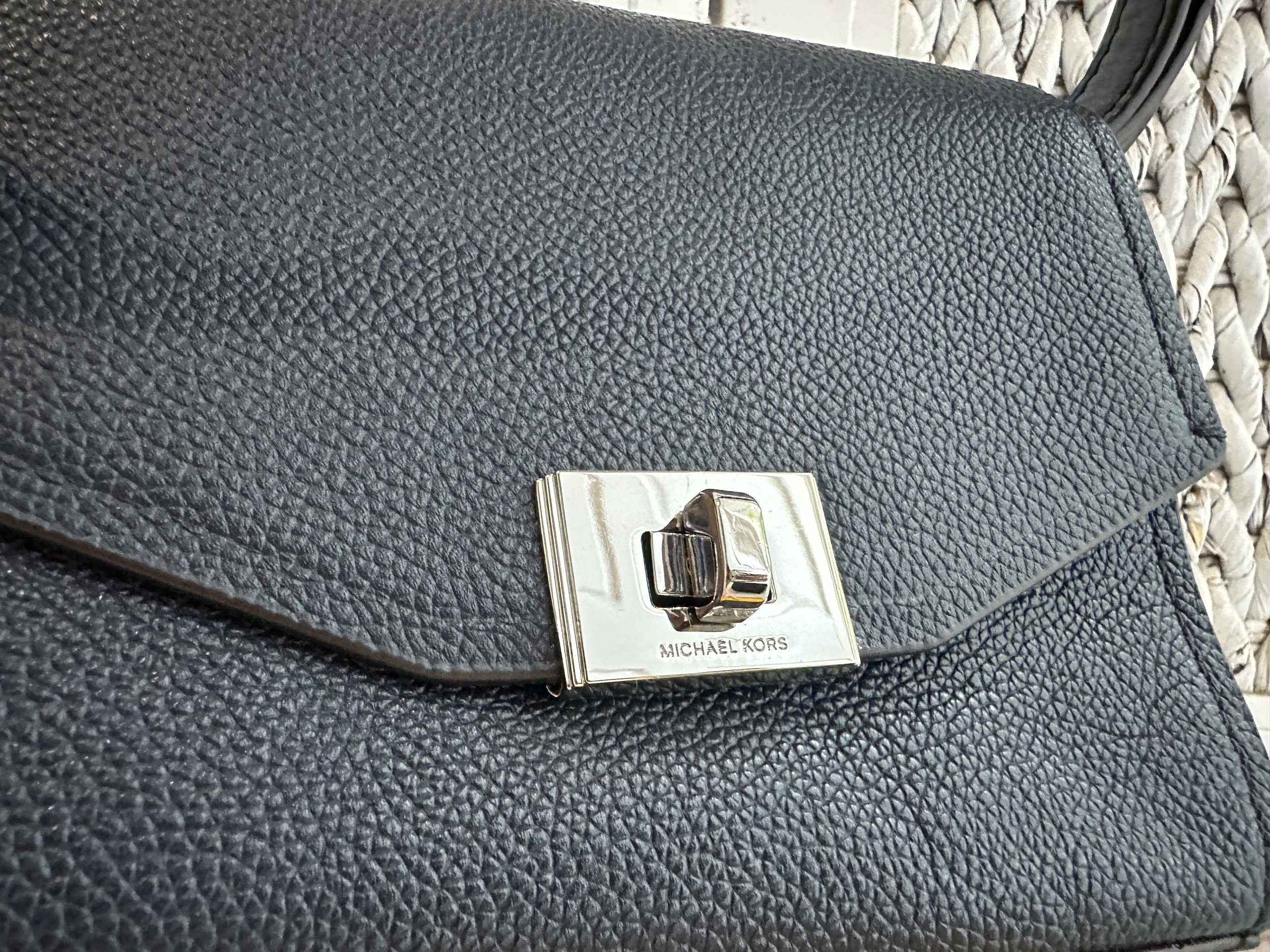 Micheal Kors Navy Crosbody