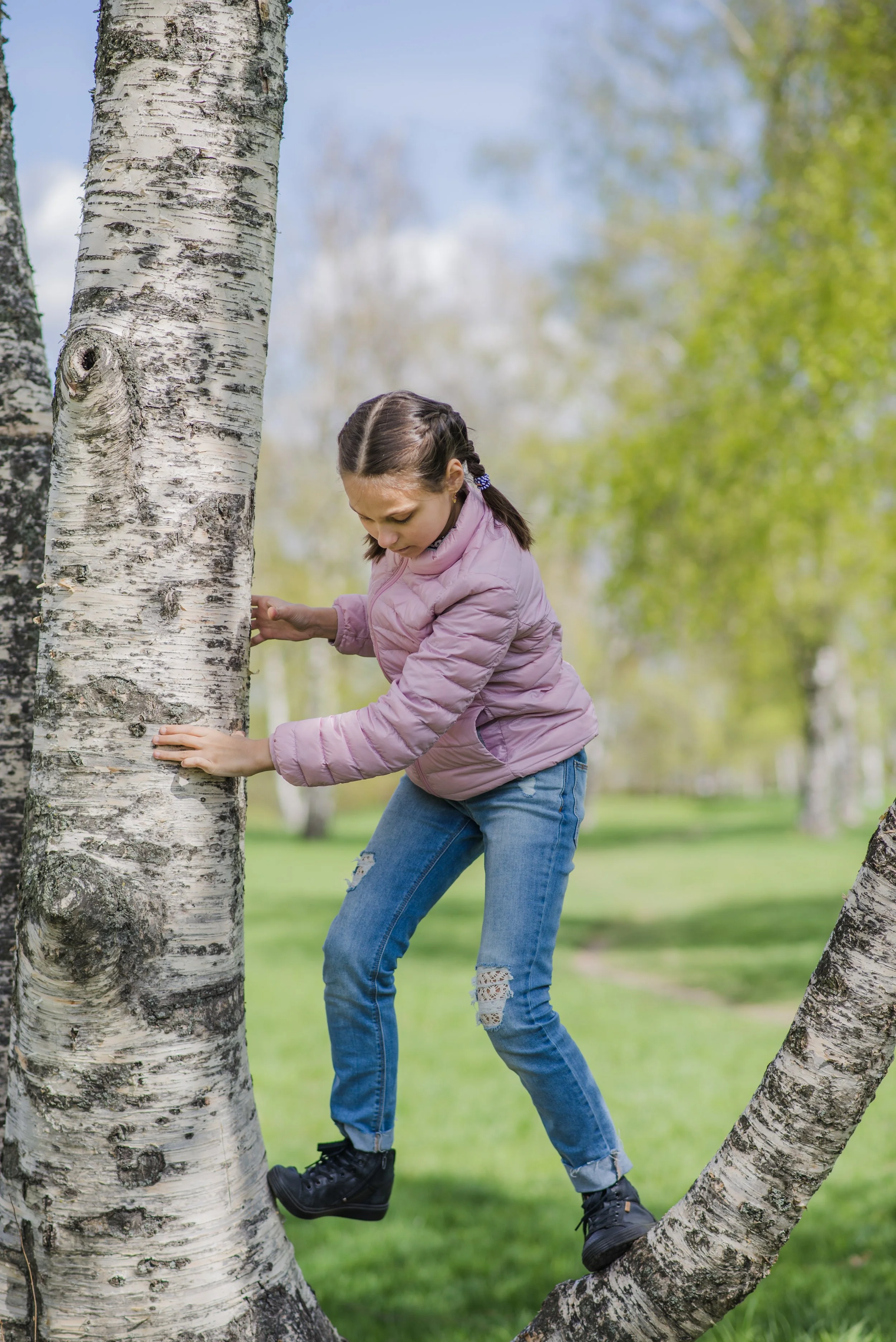 relaxed-girl-playing-tree.jpg
