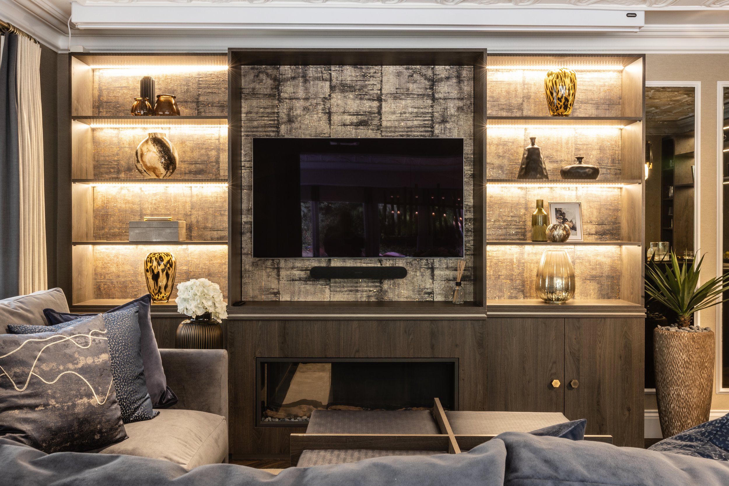 Dinning Room  Family Room-9.JPG