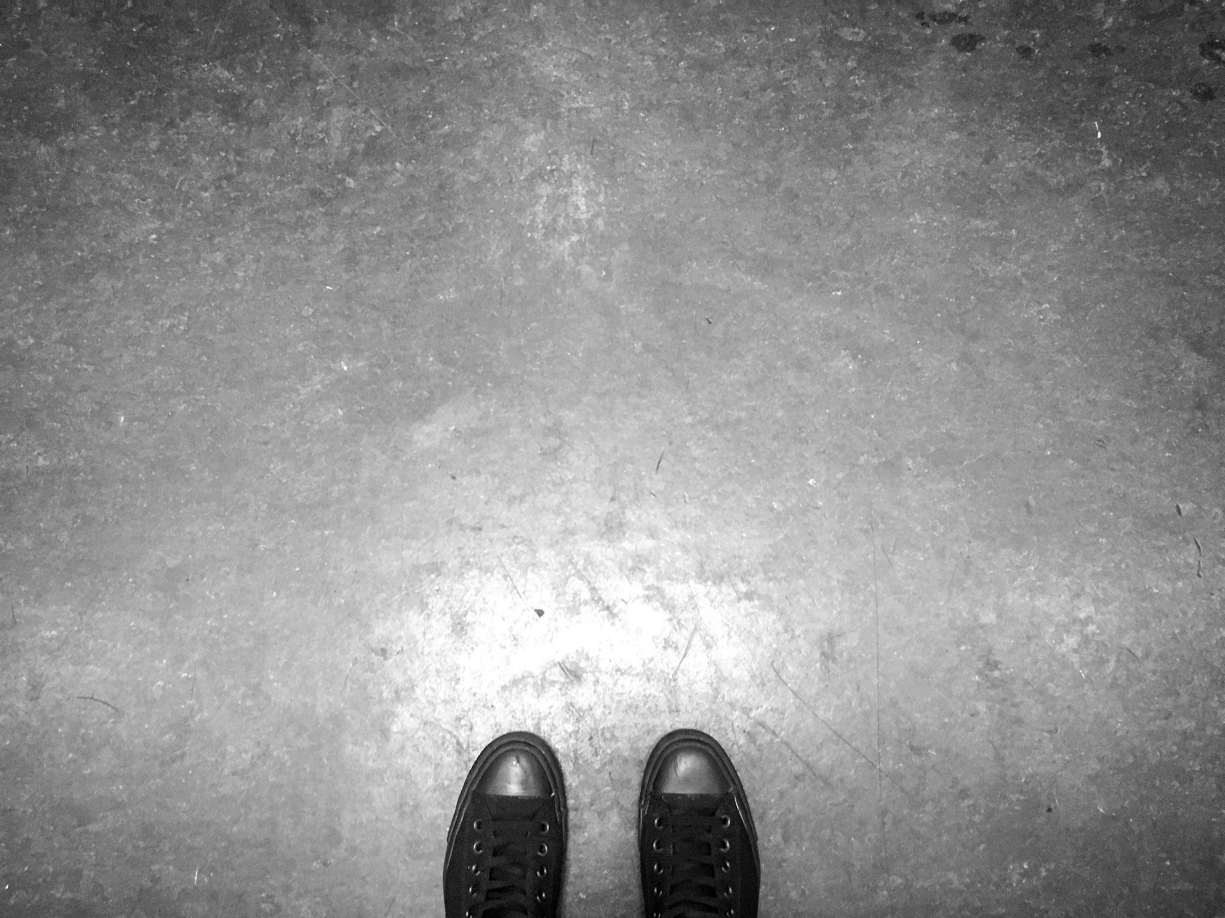 Beyond the Gray: Why Corona Homeowners are Switching to Metallic Epoxy &amp; Thin-Finish™ Overlays