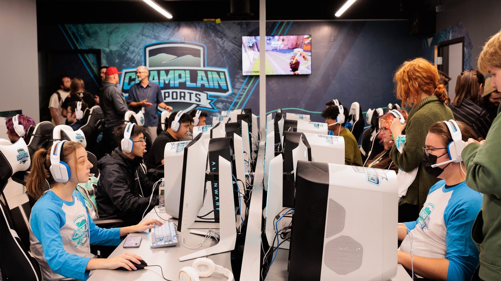 esports-arena-students-competing-playing-games-1600x900.jpg