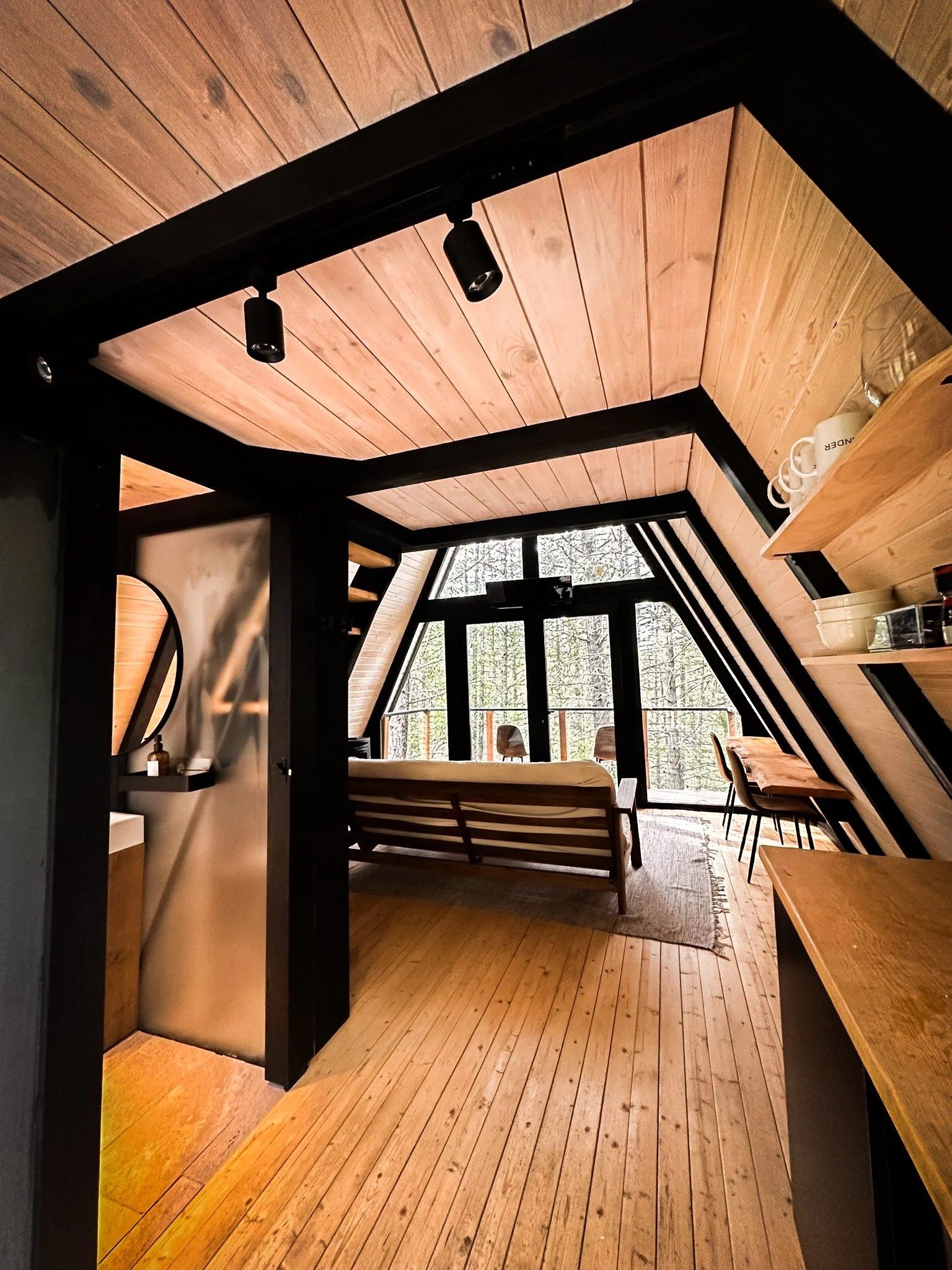 Interior_1.jpg
