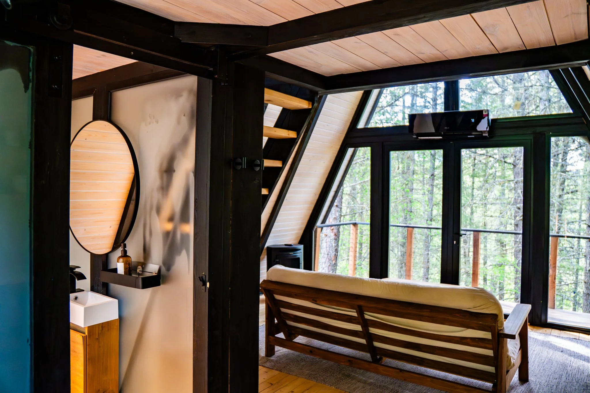 Interior_8.jpg