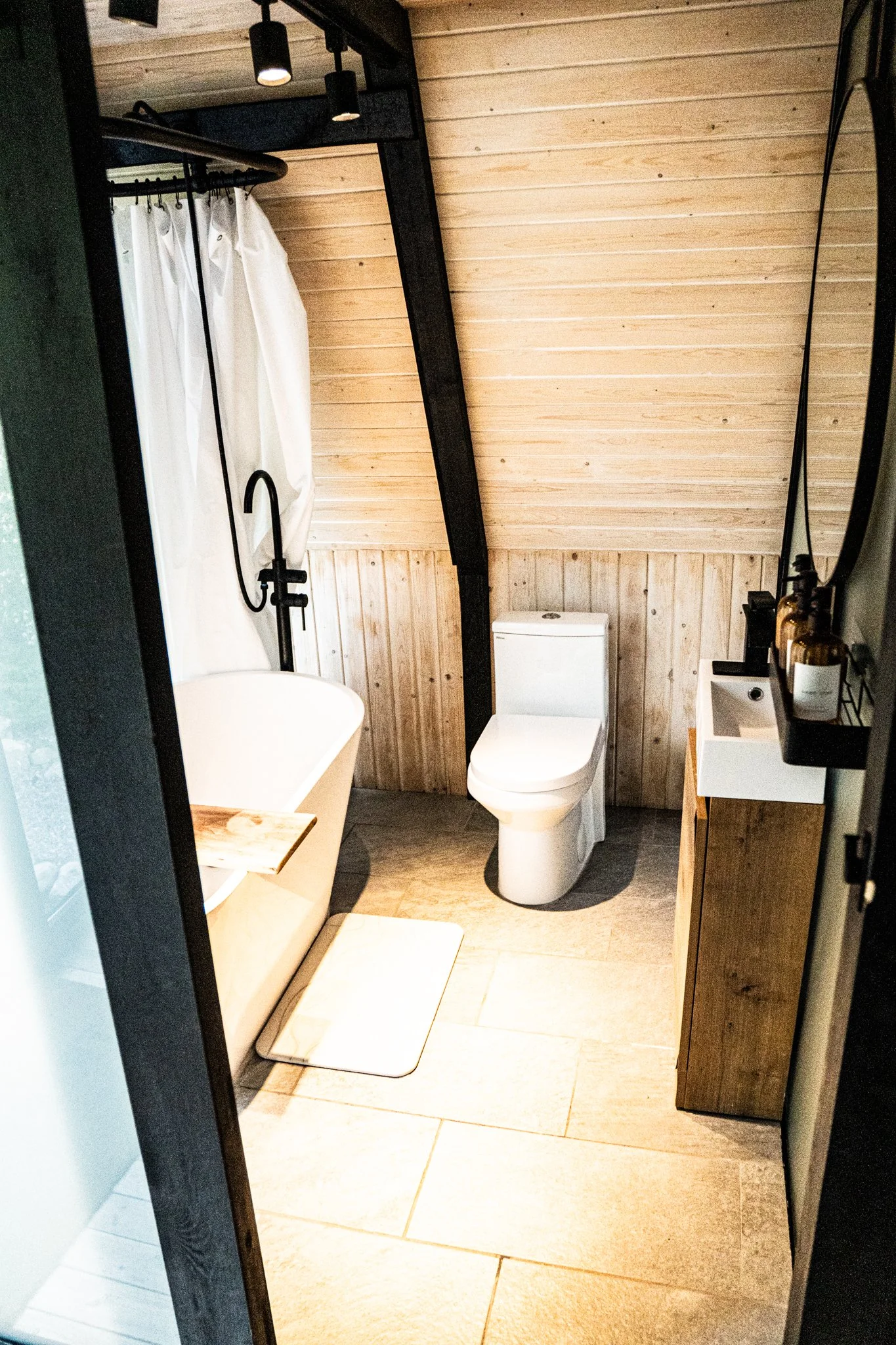 Interior_12.jpg