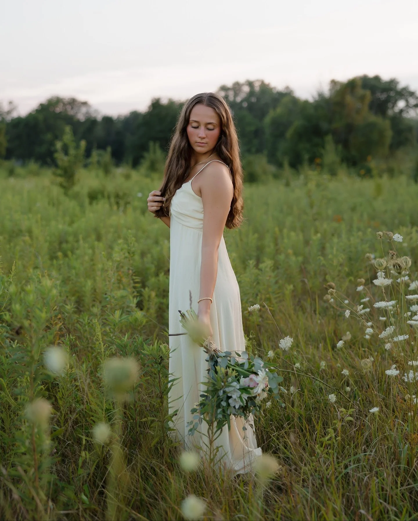 Sharing Morgan&rsquo;s session today!! 🌾 If you couldn&rsquo;t tell, I&rsquo;ve been so obsessed with fields this year&mdash;and luckily you all have been loving them too, so that&rsquo;s what matters 🤭🤣 This week&rsquo;s shoots will feel totally 
