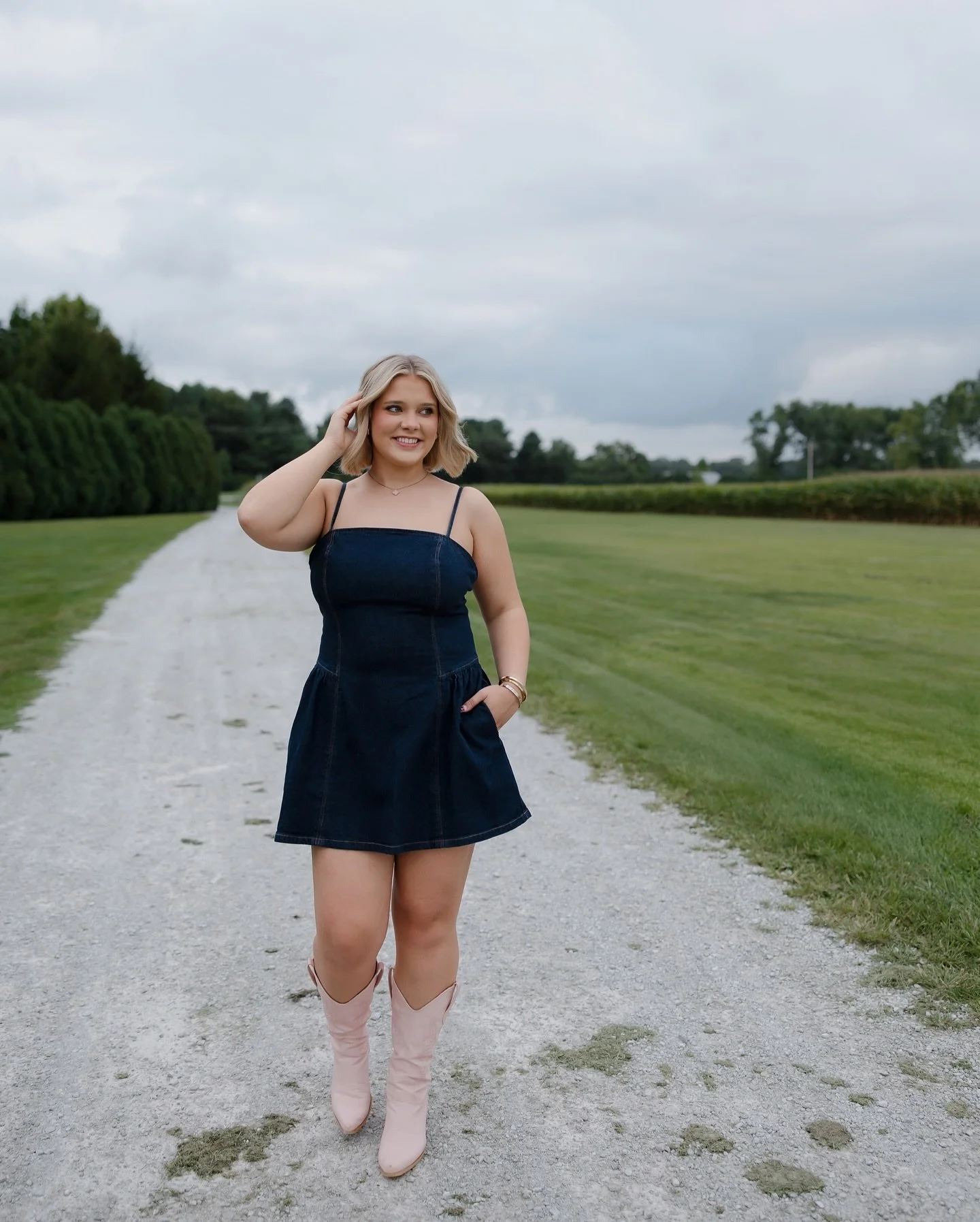 Happy Sunday! Today I&rsquo;m so excited to share Brooklyn&rsquo;s session! She was such a natural in front of the camera &mdash; I just knew I was going to love every single photo. Narrowing down her gallery was seriously one of the hardest parts! E