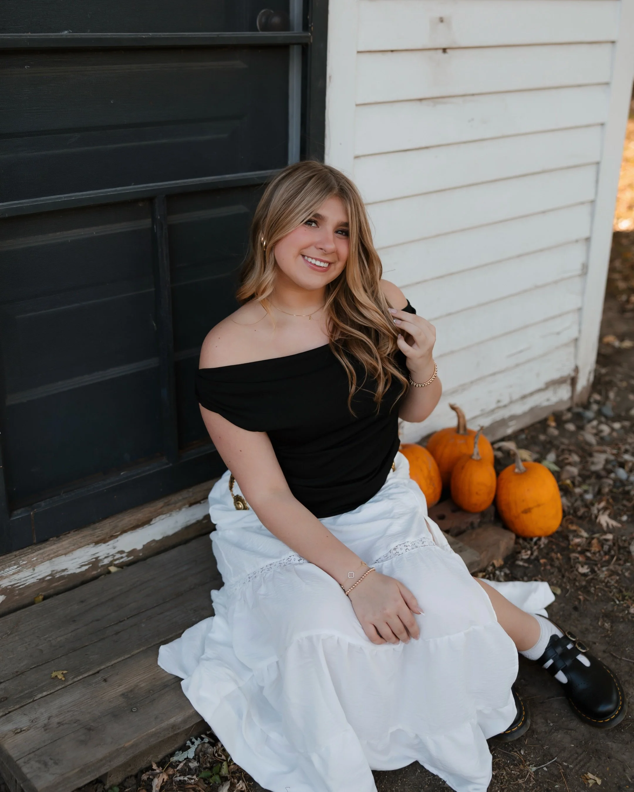 🍂 Fall &amp; winter bookings are officially OPEN!! 🤍

October and November availability is now live and ready to book! If you&rsquo;re hoping for a winter session, simply reach out and we&rsquo;ll find a date that works best for both of us 🤗

Late