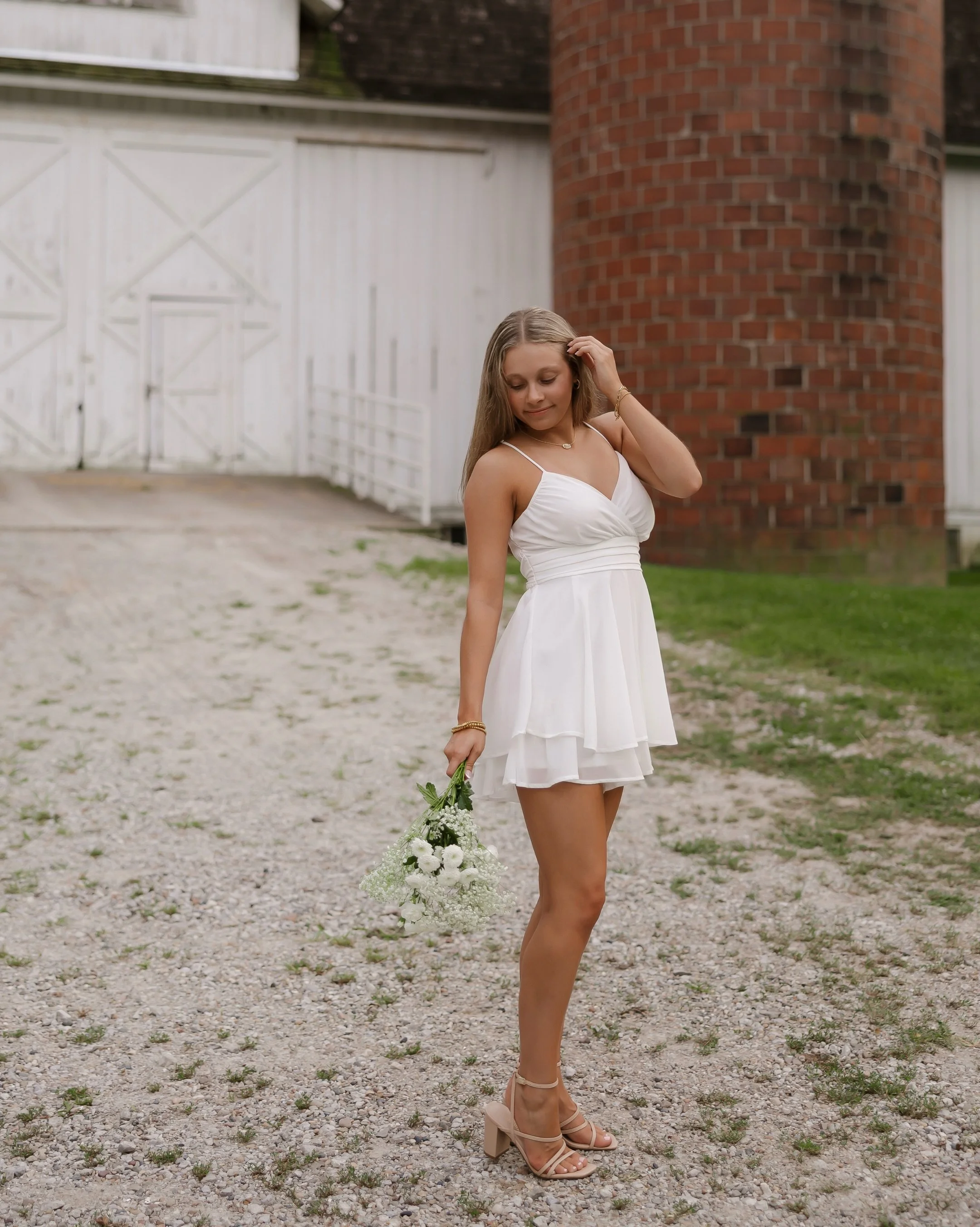 Sharing Gabbi&rsquo;s senior session today 🤍

After dealing with power outages and rain delays, we finally got Gabbi&rsquo;s session done and we even managed to beat the rain on her session day! 🙌🏼🌦️

The weather doesn&rsquo;t always turn out exa