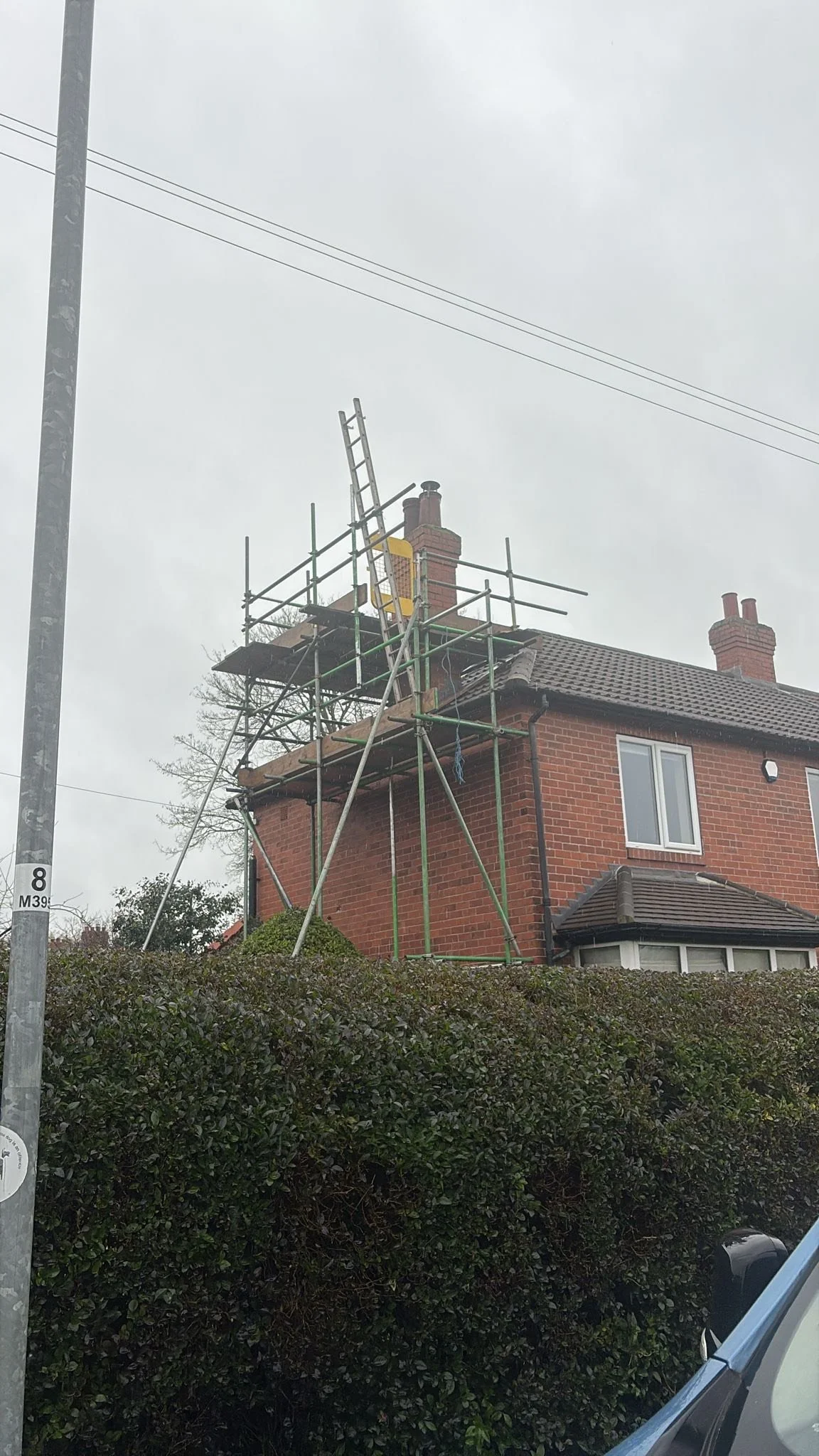 A recent Chimney Re-point in the Chapel Allerton area of Leeds! Fantastic work by our scaffolder!