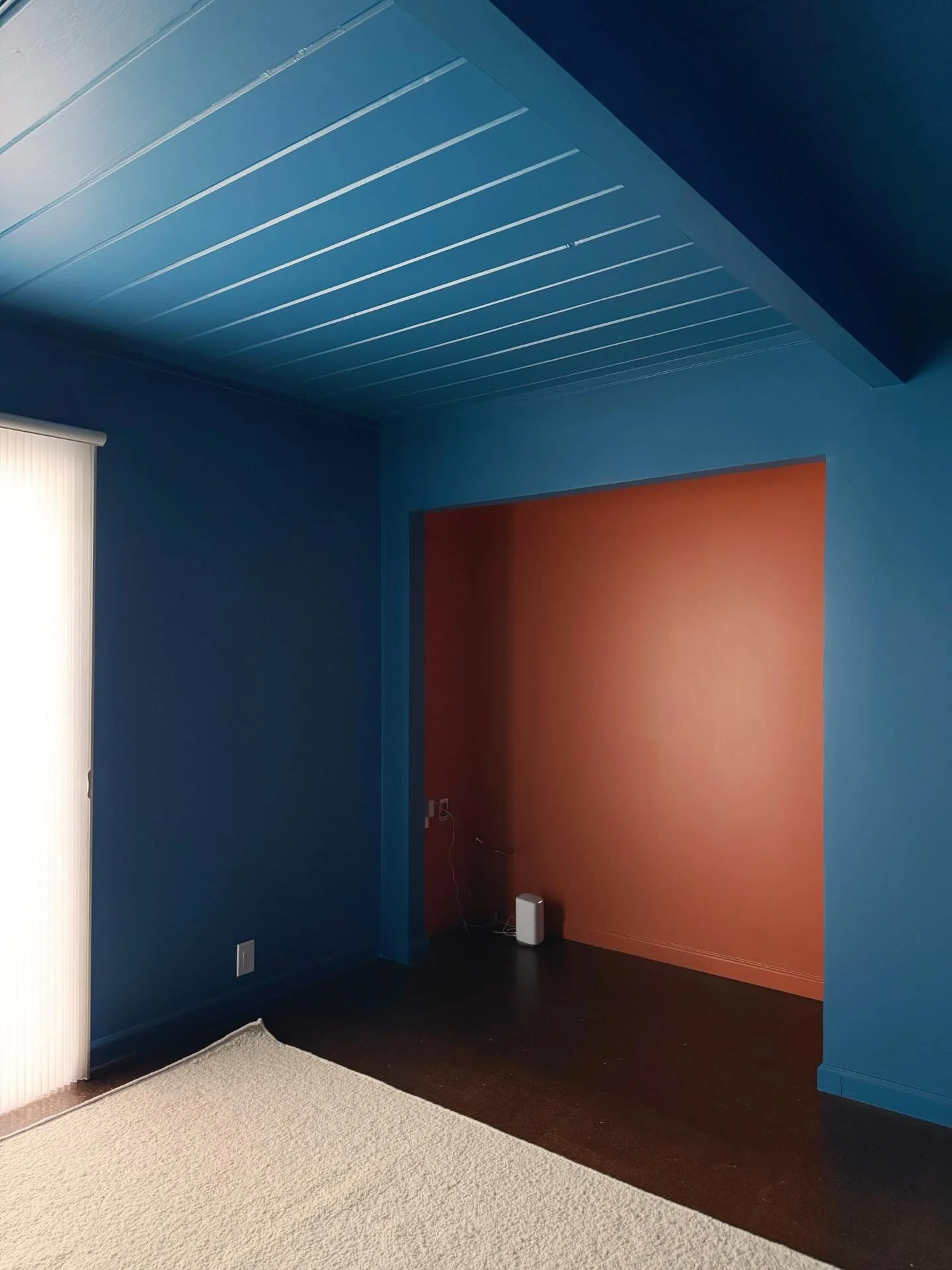 A room doesn&rsquo;t come together all at once.

The painting is done. The blue and rust have settled into the space.

But for the past couple of weeks, I haven&rsquo;t made any major design decisions.

I&rsquo;ve just been living with the room.

Wat
