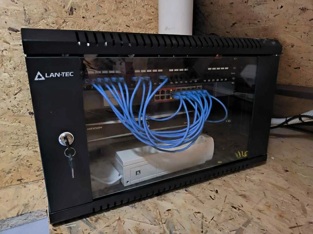 EZS, CCTV a rozvody internetu - rodinný dům