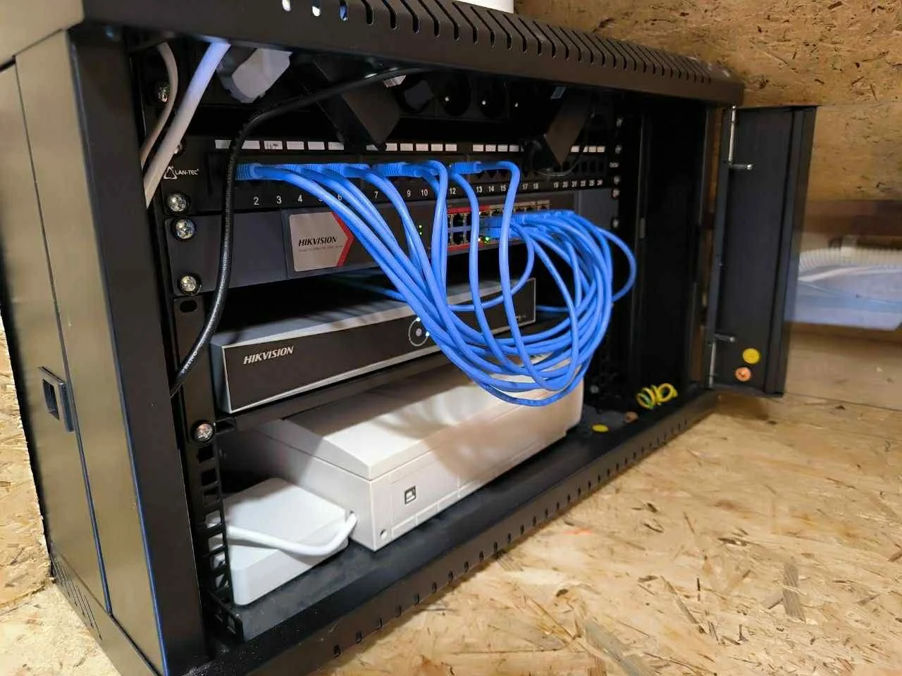 EZS, CCTV a rozvody internetu 