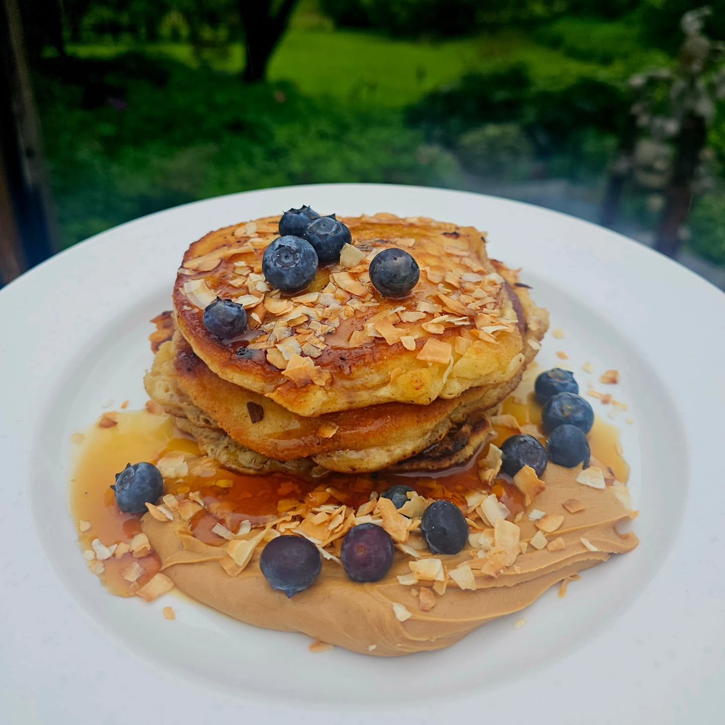 🌳 I will bust out Brunch vibes if need be 👨&zwj;🍳 

🌞 Blueberry, coconut pancakes, Vermont maple syrup &amp; peanut butter 🌞