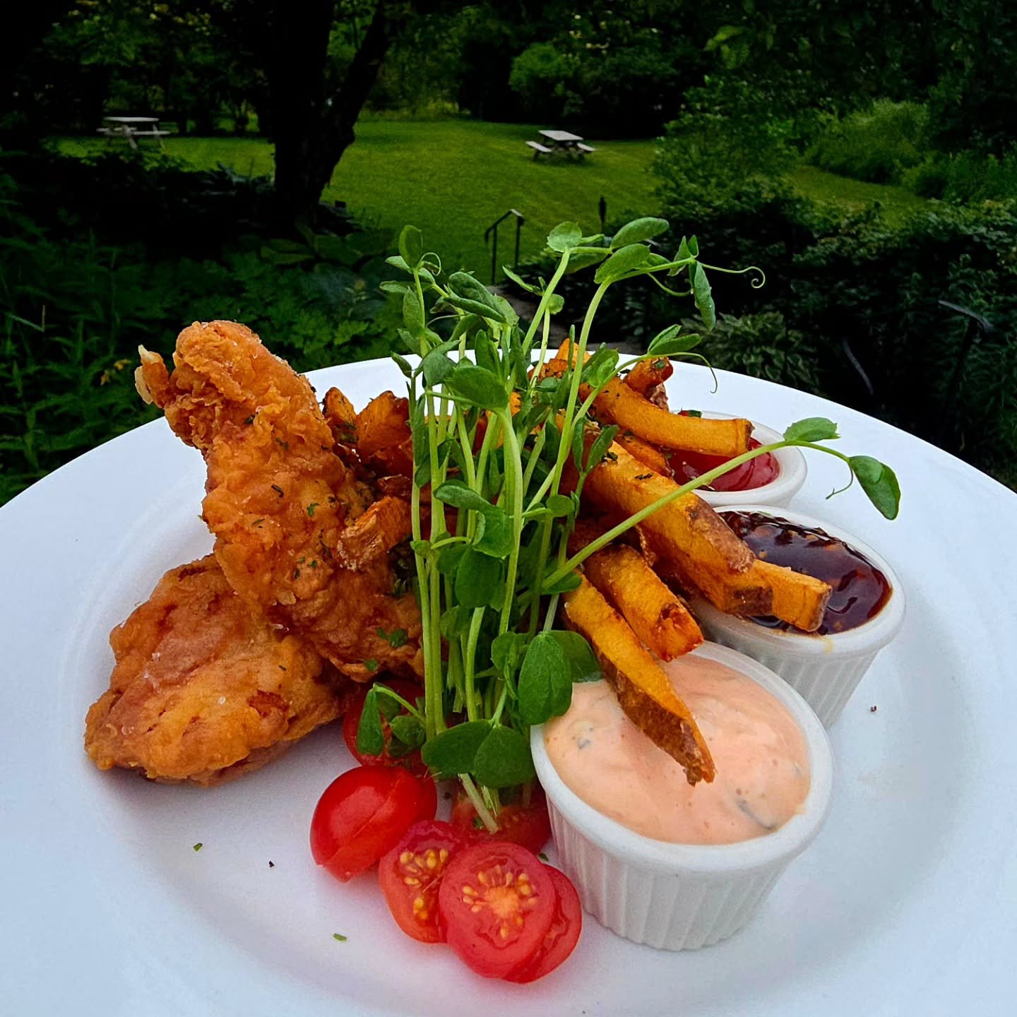 Chicken fingers and bling

 versus 

Herb Encrusted Strawberry Rhubarb Ahi Tuna