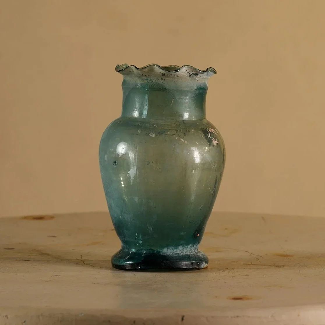 BLOWN GLASS VASE