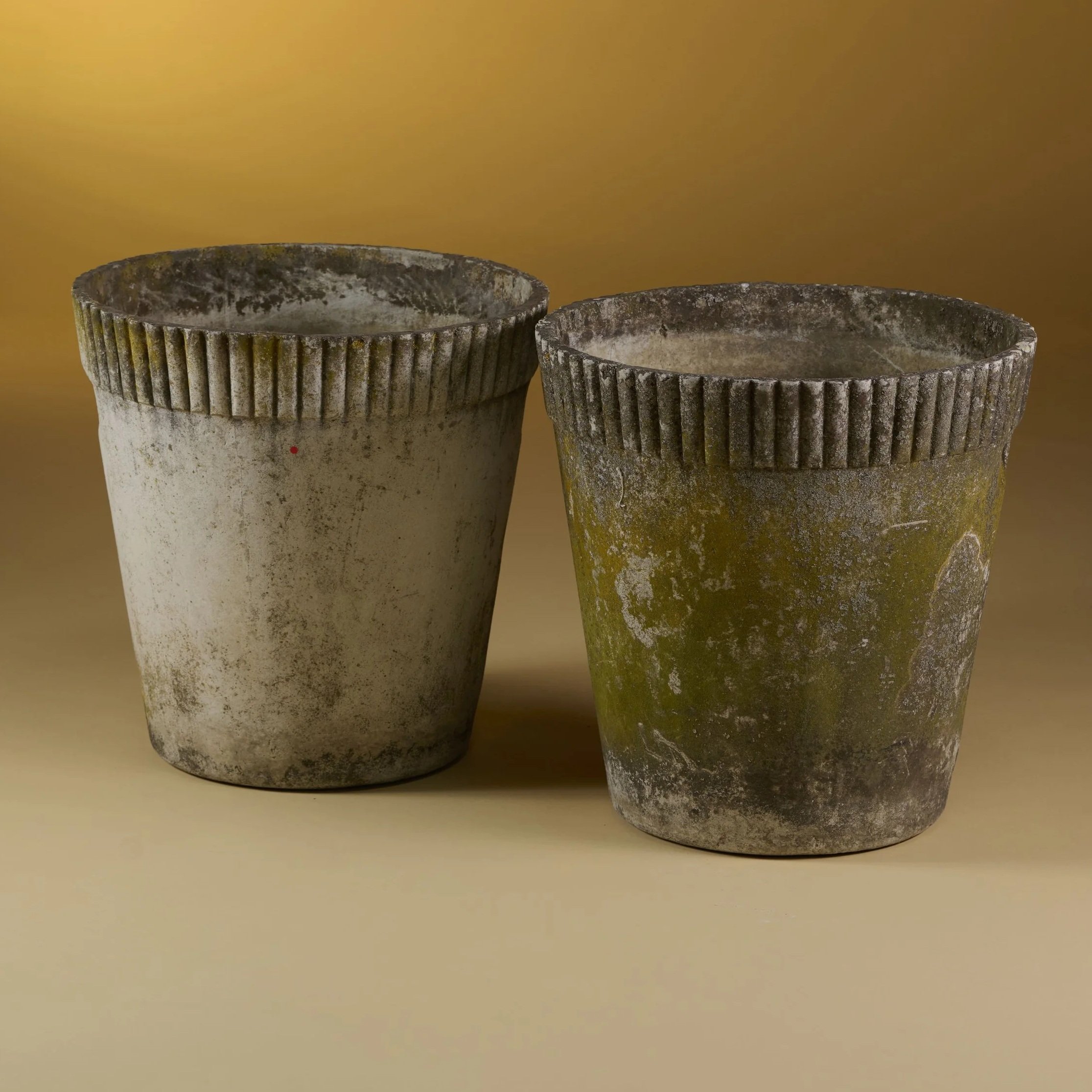 WILLY GUHL ROUND RIBBED LIP PLANTER