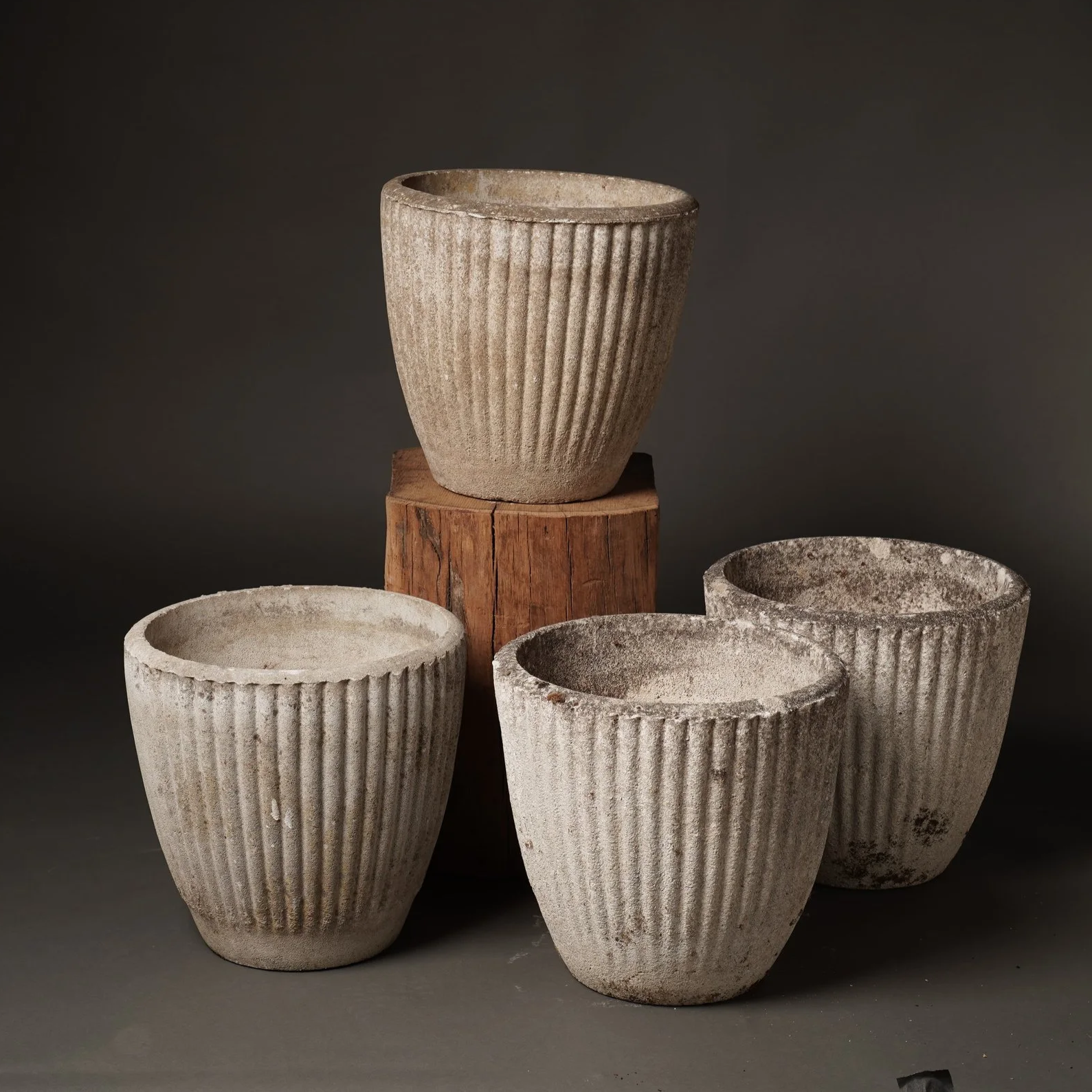 FRENCH VINTAGE CONCRETE PLANTER