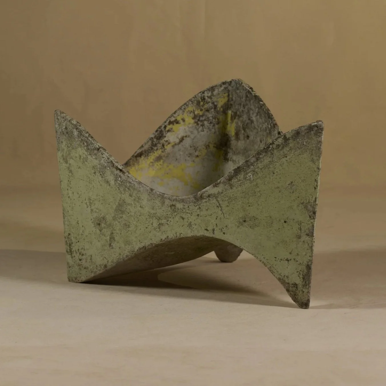 WILLY GUHL PLANTER