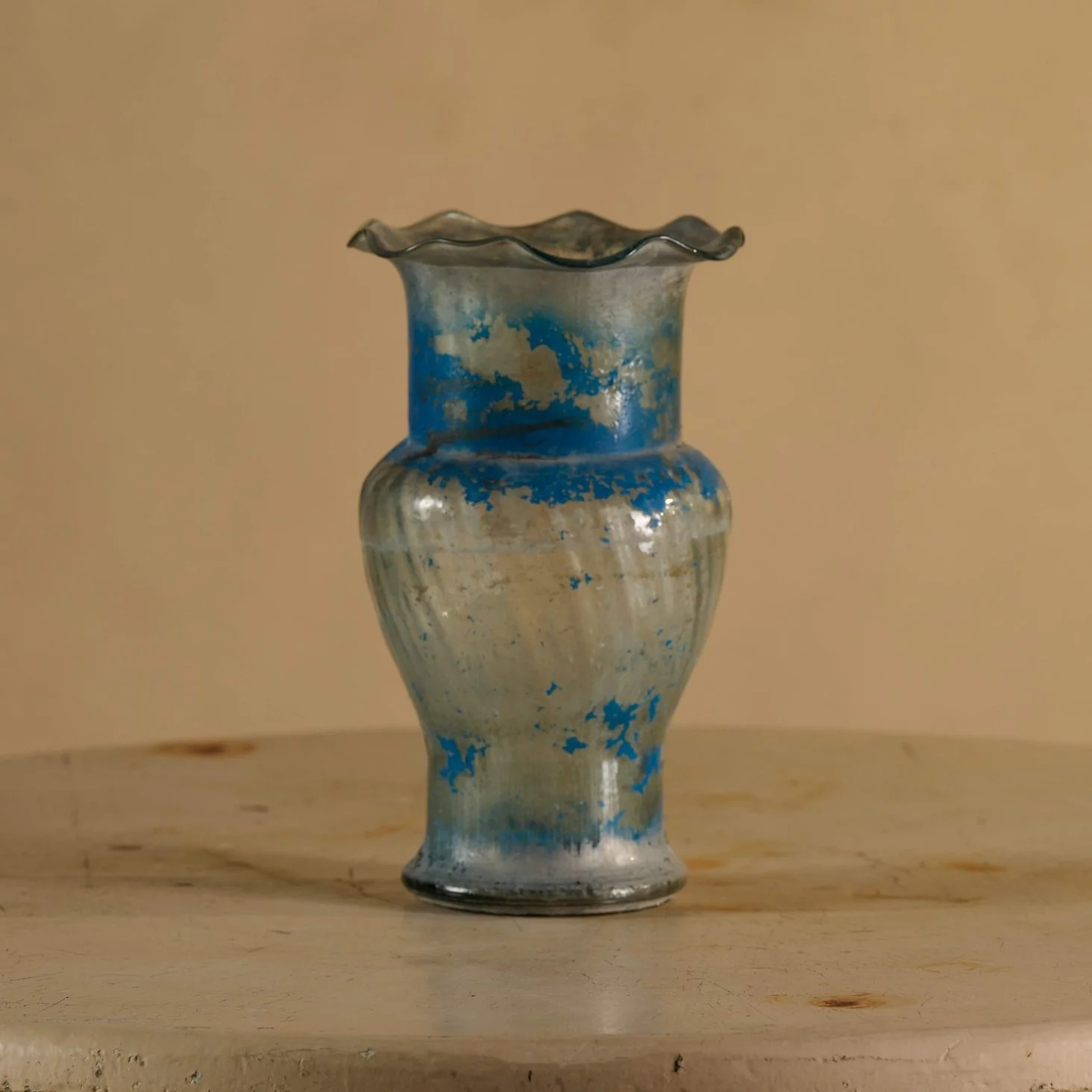 BLOWN GLASS VASE