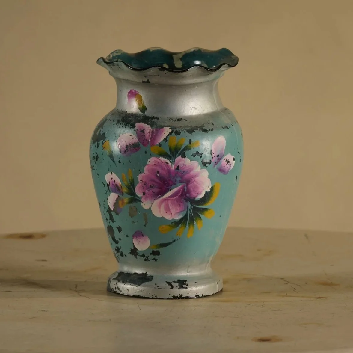 BLOWN GLASS VASE