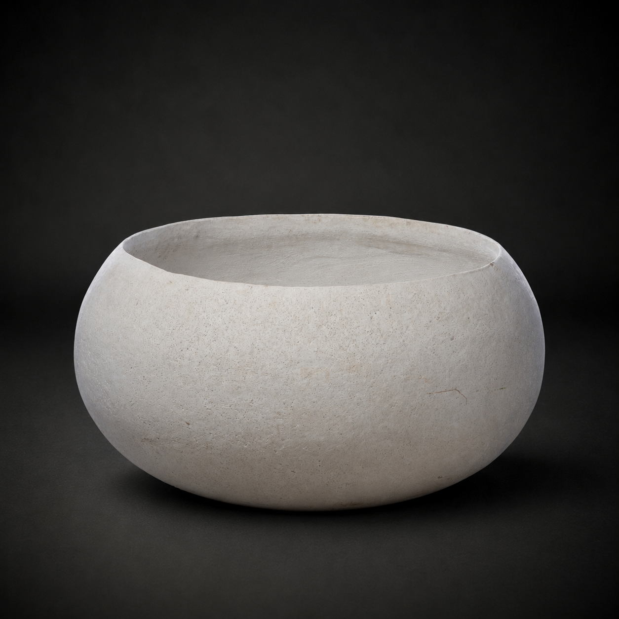 LIGHTWEIGHT CAST COMPOSITE RESIN DONUT PLANTER