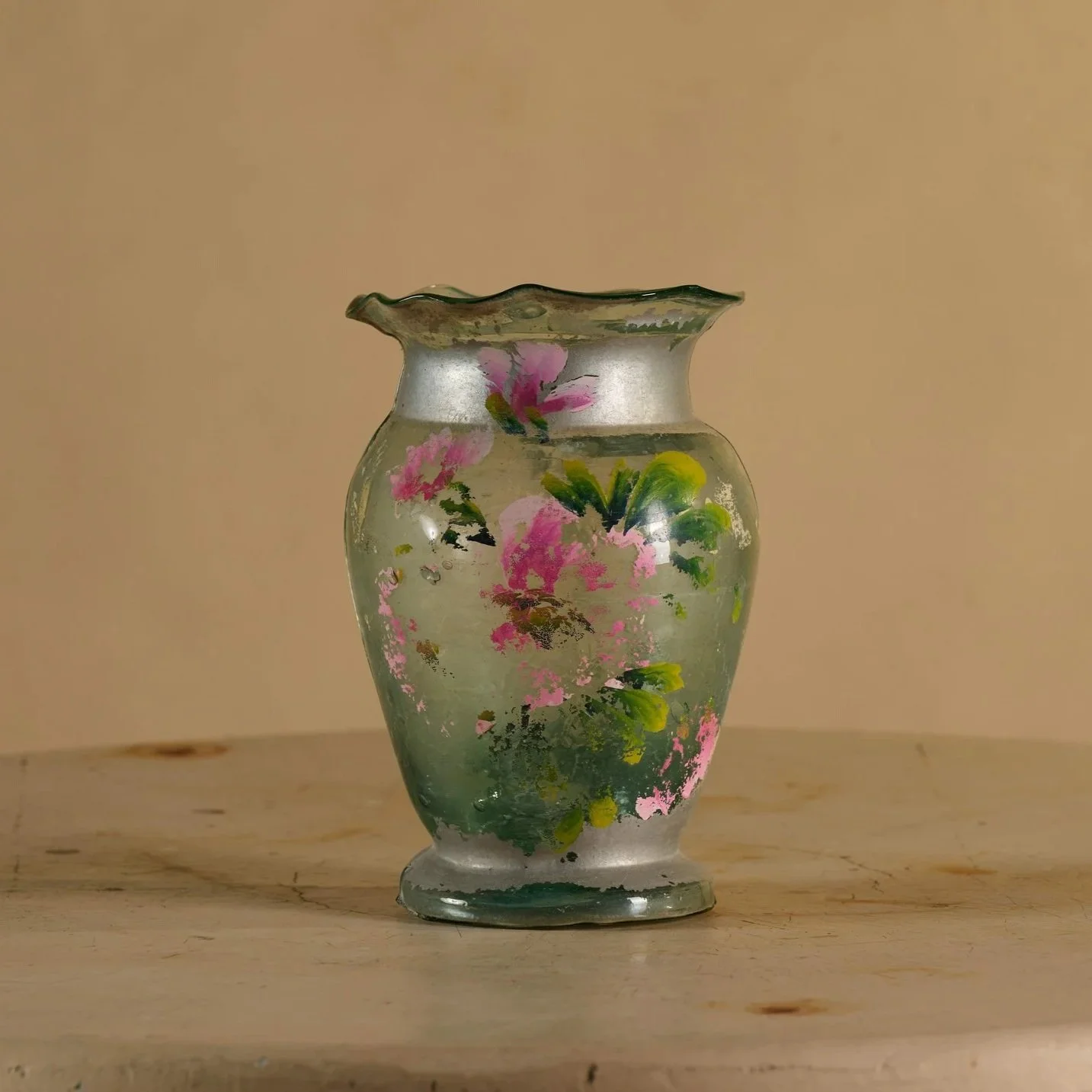 BLOWN GLASS VASE