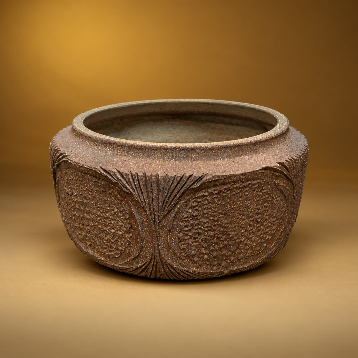 SKU: IG21133   Robert Maxwell Signed Studio Planter   9''D x 5''H