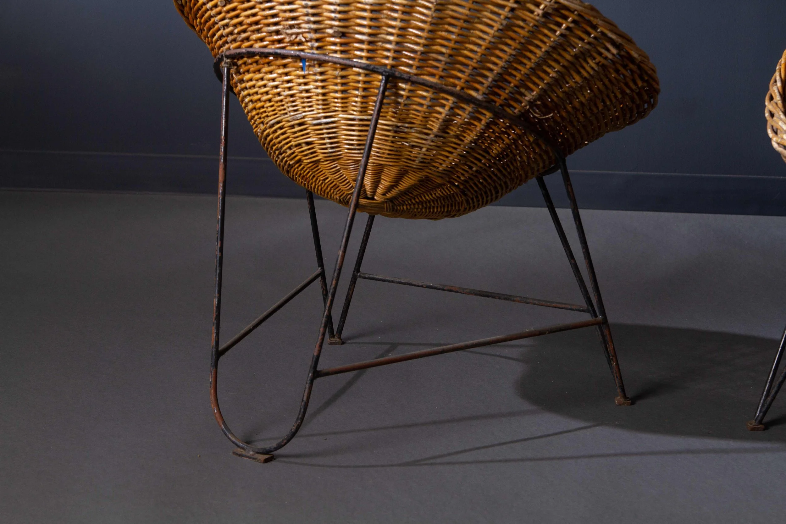 IG16411A-F Wicker Chair on Iron Stand C1920 16.5''L x 29''W x 28''H (4)_11zon.jpg