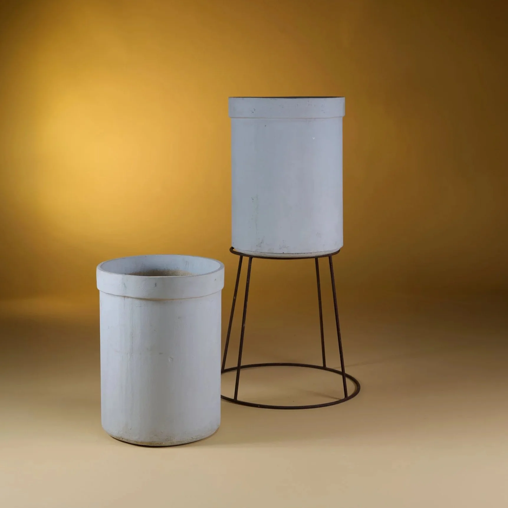 WILLY GUHL FIBERCEMENT ROUND PLANTER