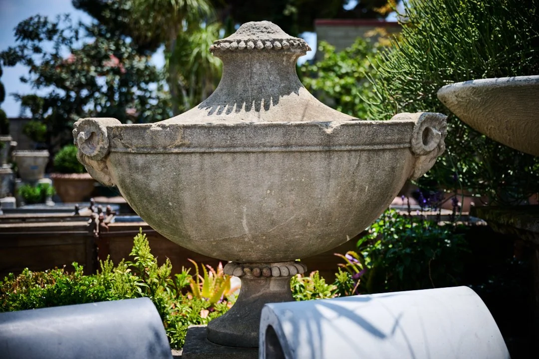 CAST STONE ENGLISH URN
