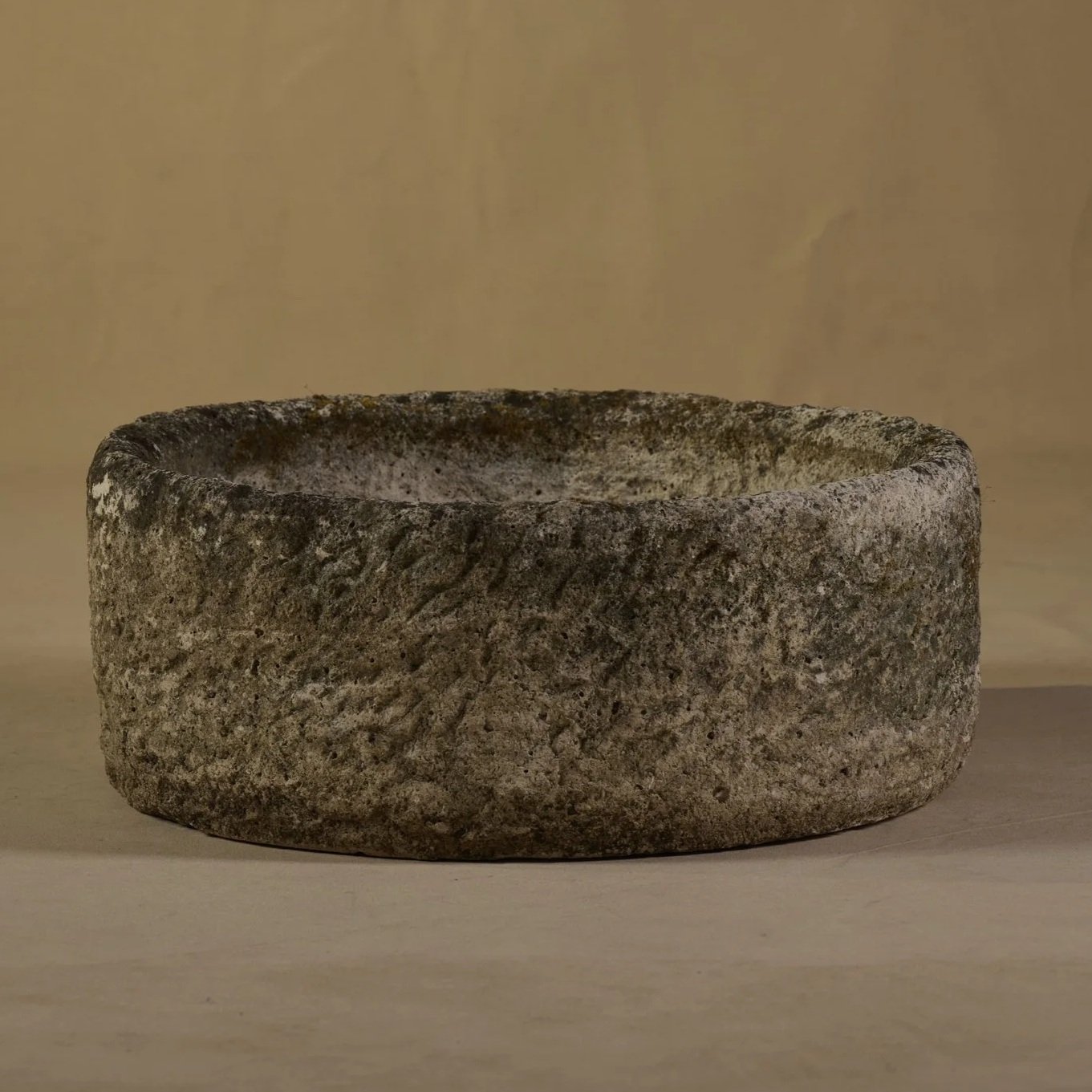 IG21064+French+Roudn+Stone+Planter+24%27%27D+x+10%27%27H+%281%29-min.jpg