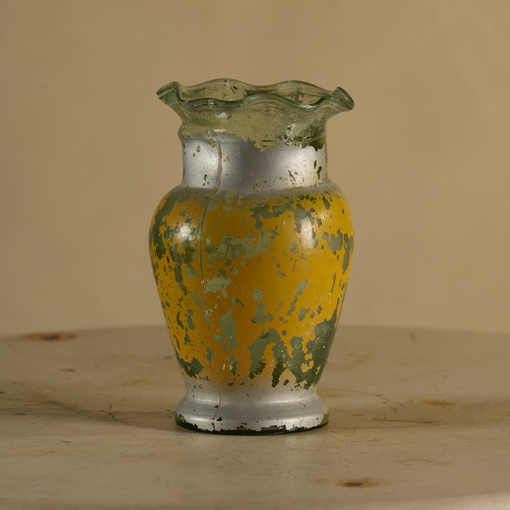 BLOWN GLASS VASE